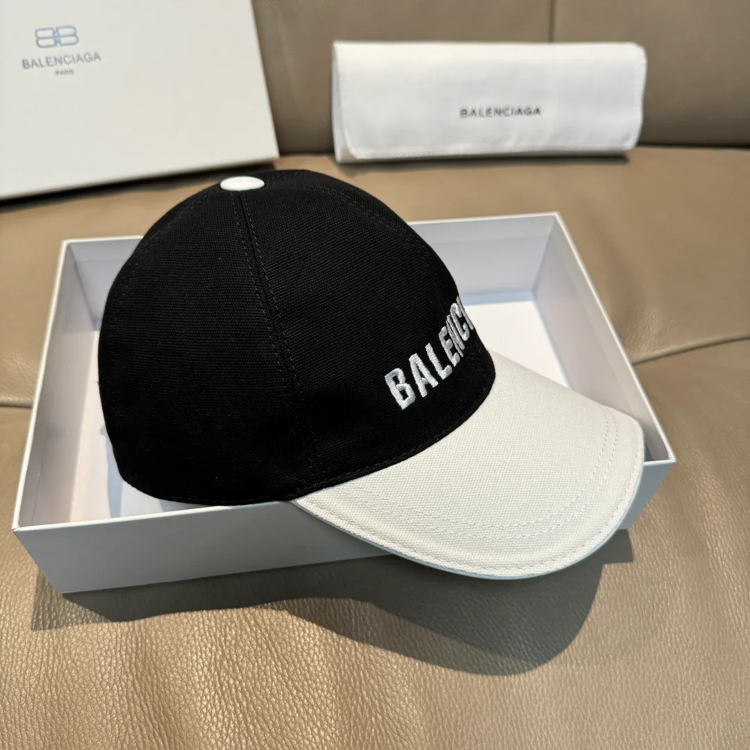 Hats BALENCIAGA 17515246