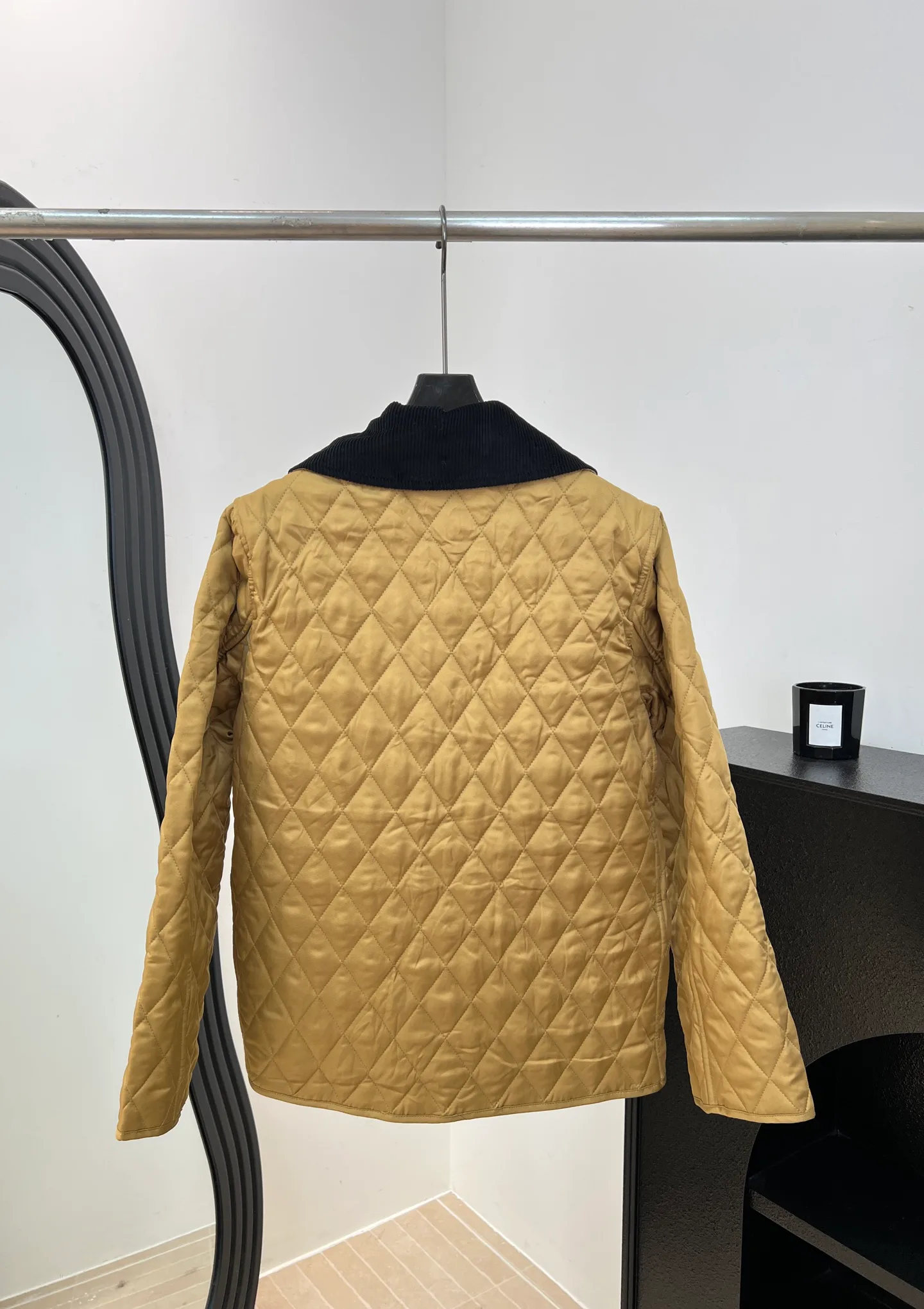 Women's Jackets And Down Jackets BURBERRY 18149746