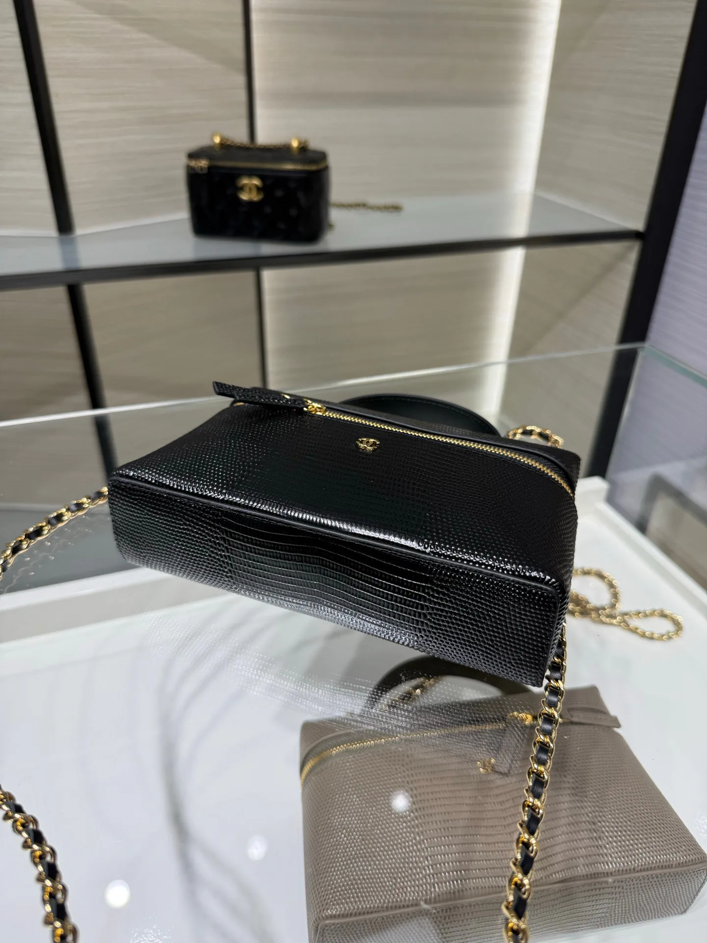 Women's Classic Handbags CHANEL 17827282