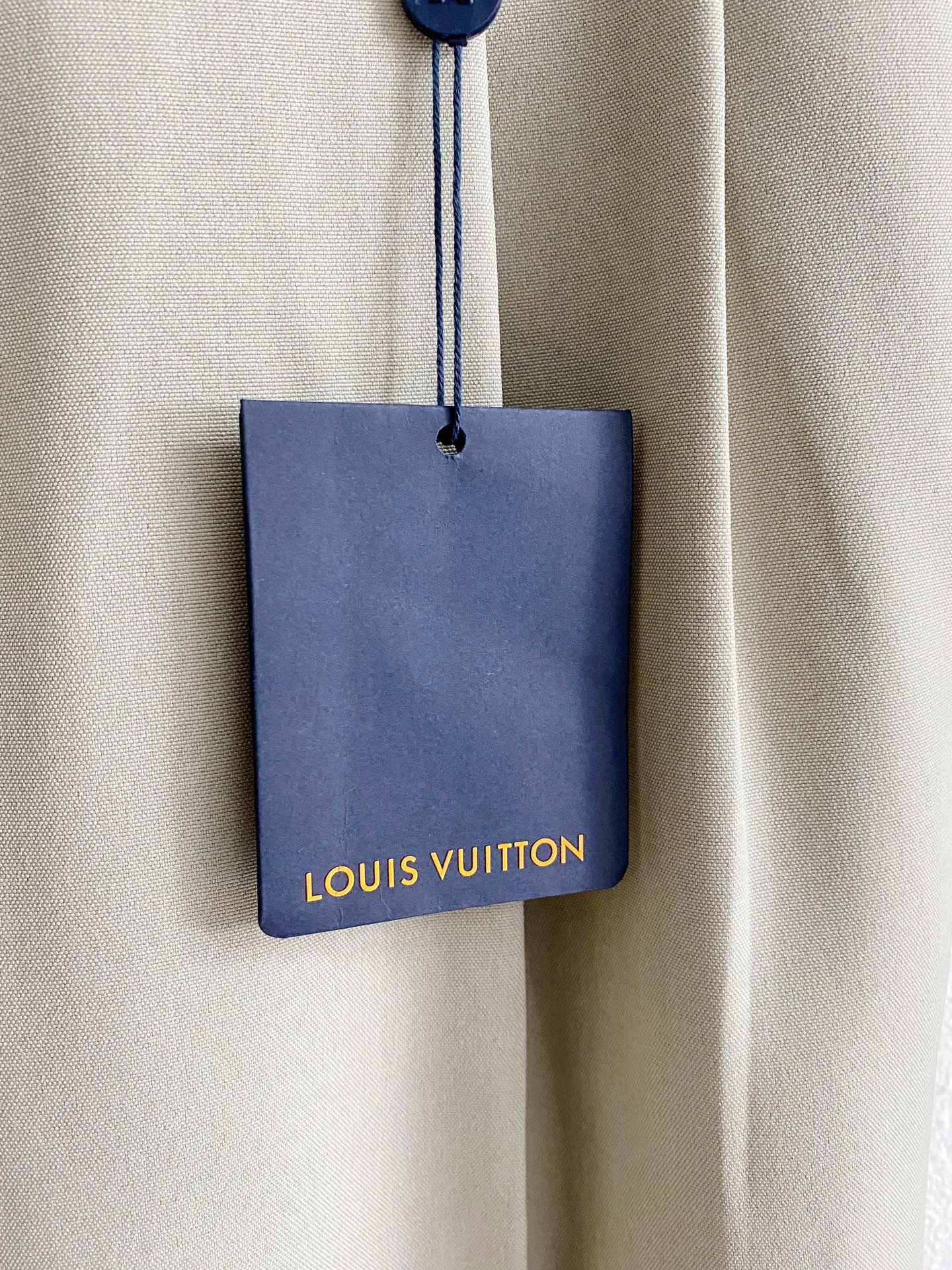 Men's Trousers LOUIS VUITTON 18355692