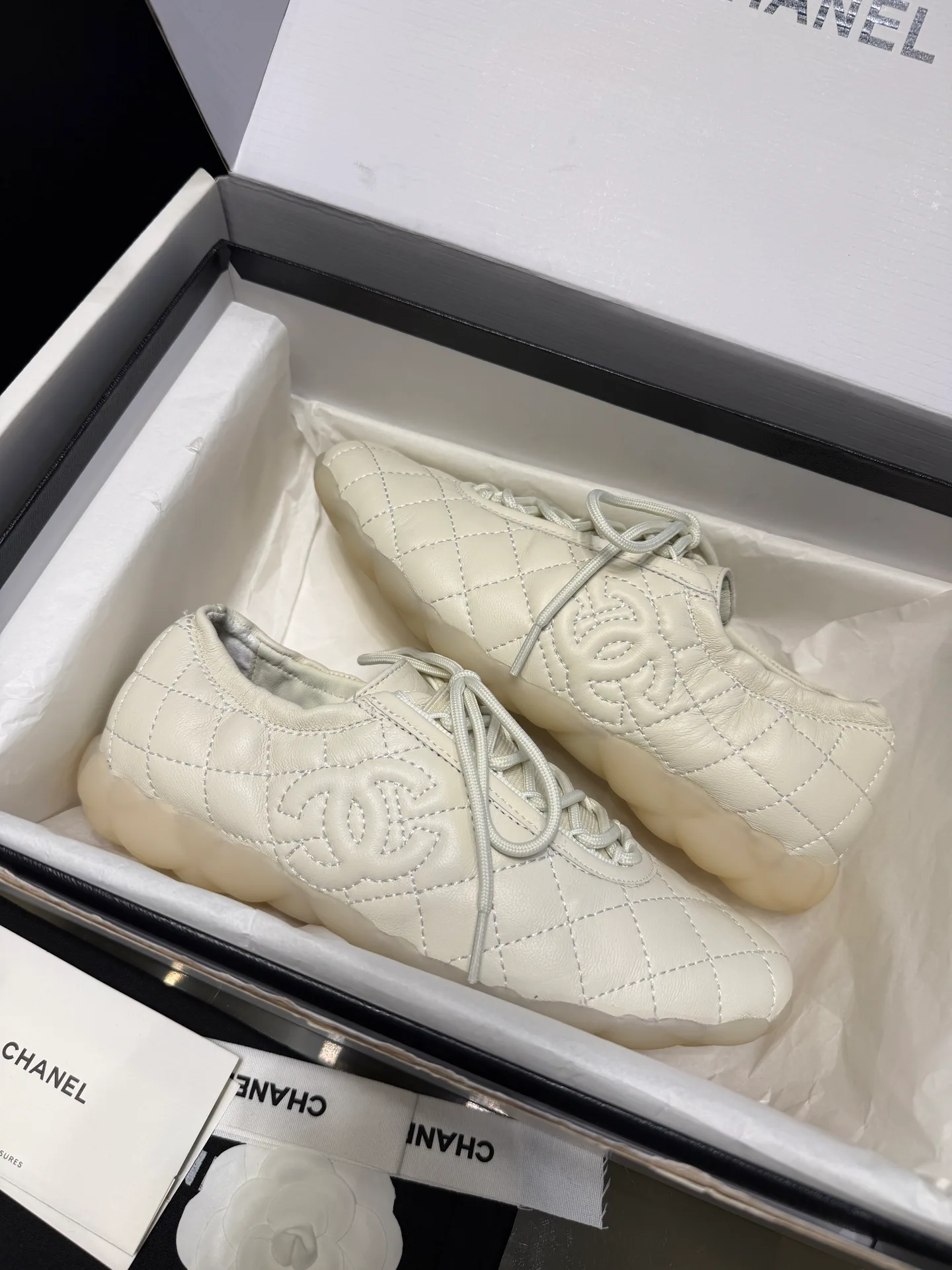 Women's Sneakers CHANEL 17877265
