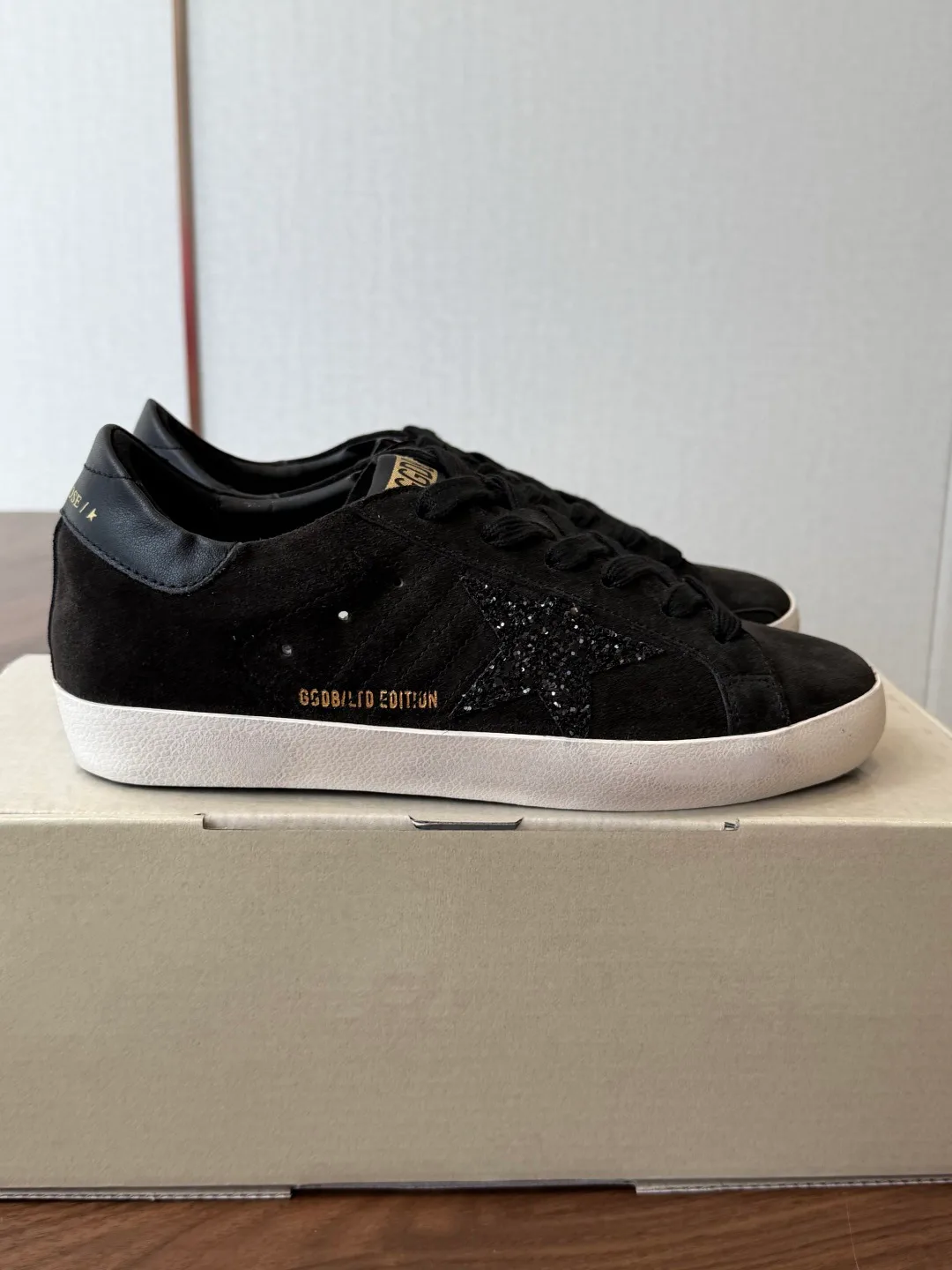 Women's Sneakers GOLDEN GOOSE 18146568