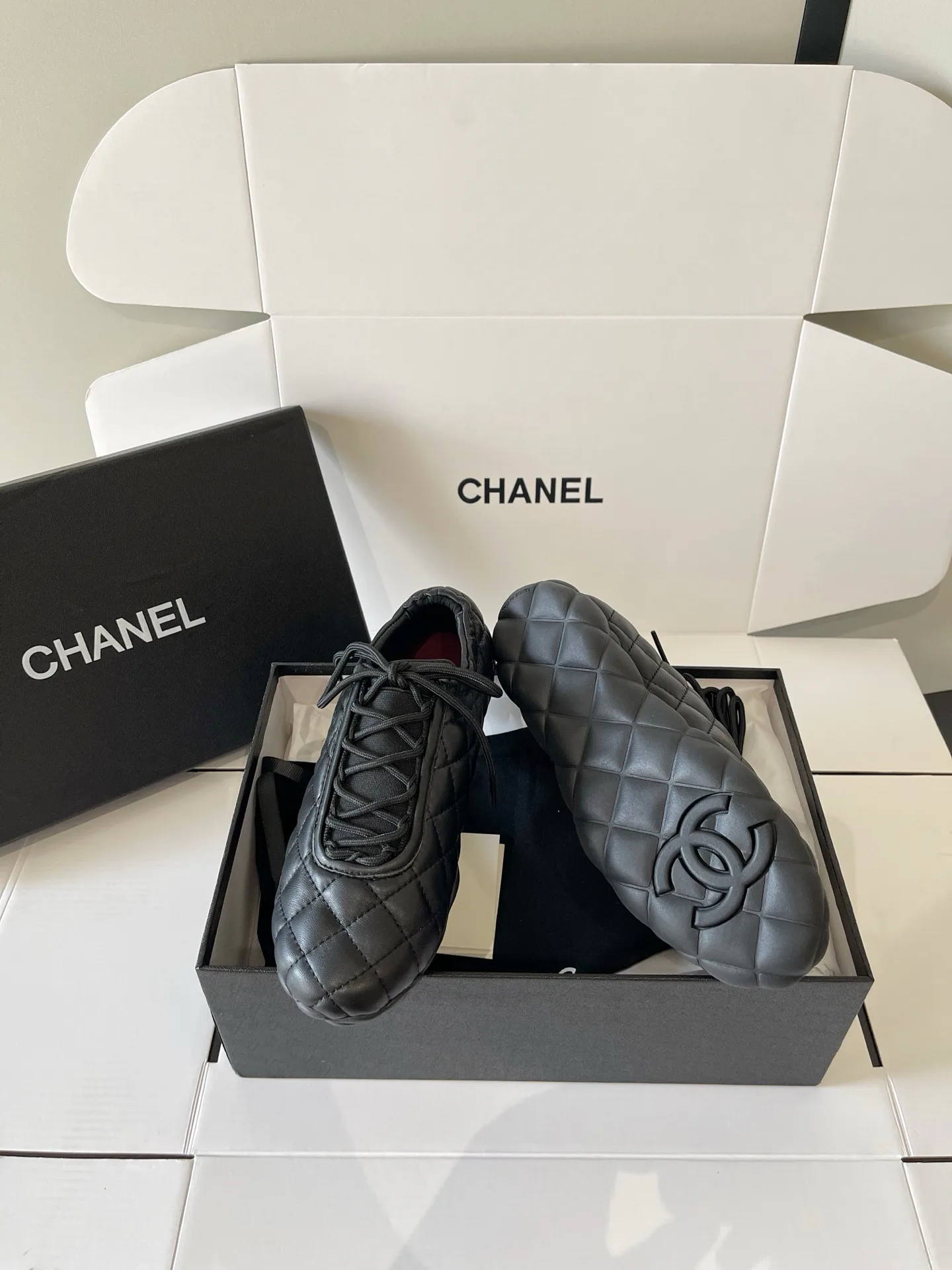 Women's Sneakers CHANEL 18437957