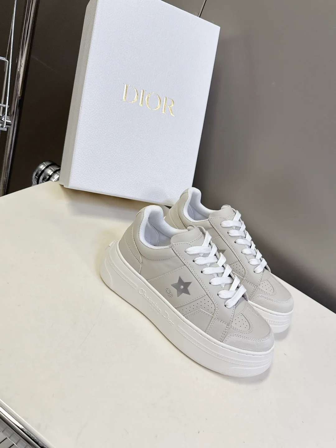 Women's Sneakers CHRISTIAN DIOR 18005372