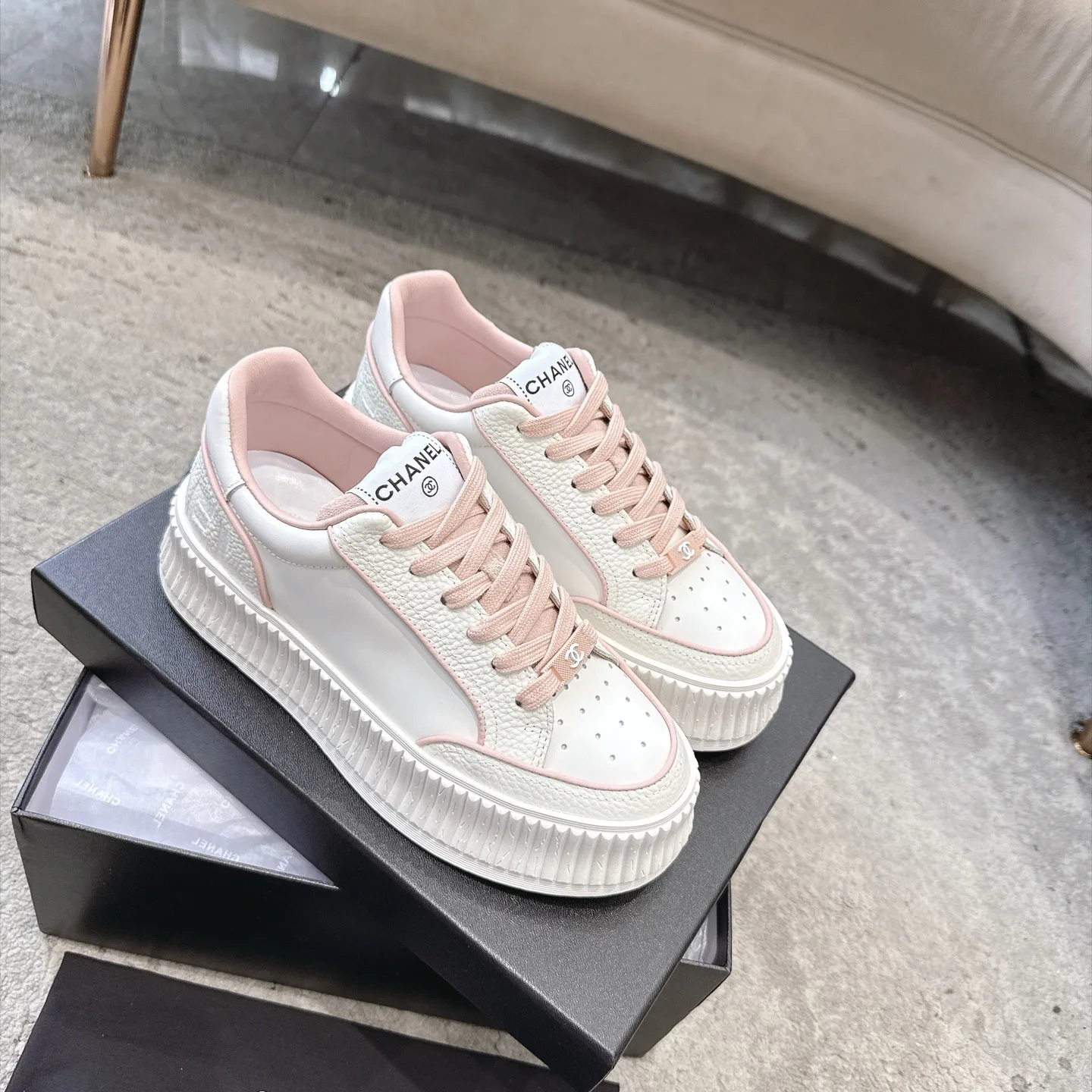 Women's Sneakers CHANEL 17933400