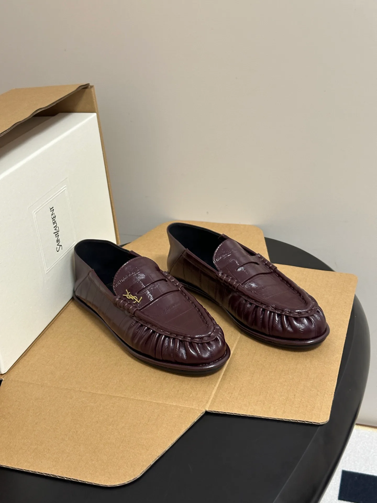 Women's Loafers And Moccasins SAINT LAURENT 18049118