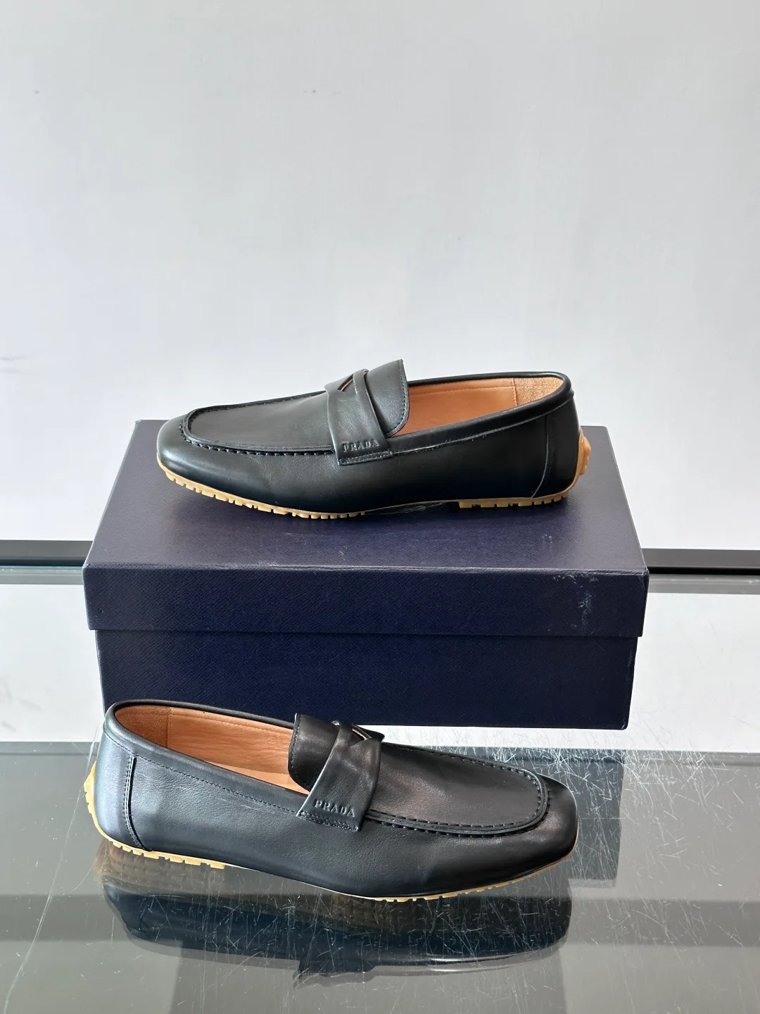 Men's Loafers And Dress Shoes PRADA 17447557