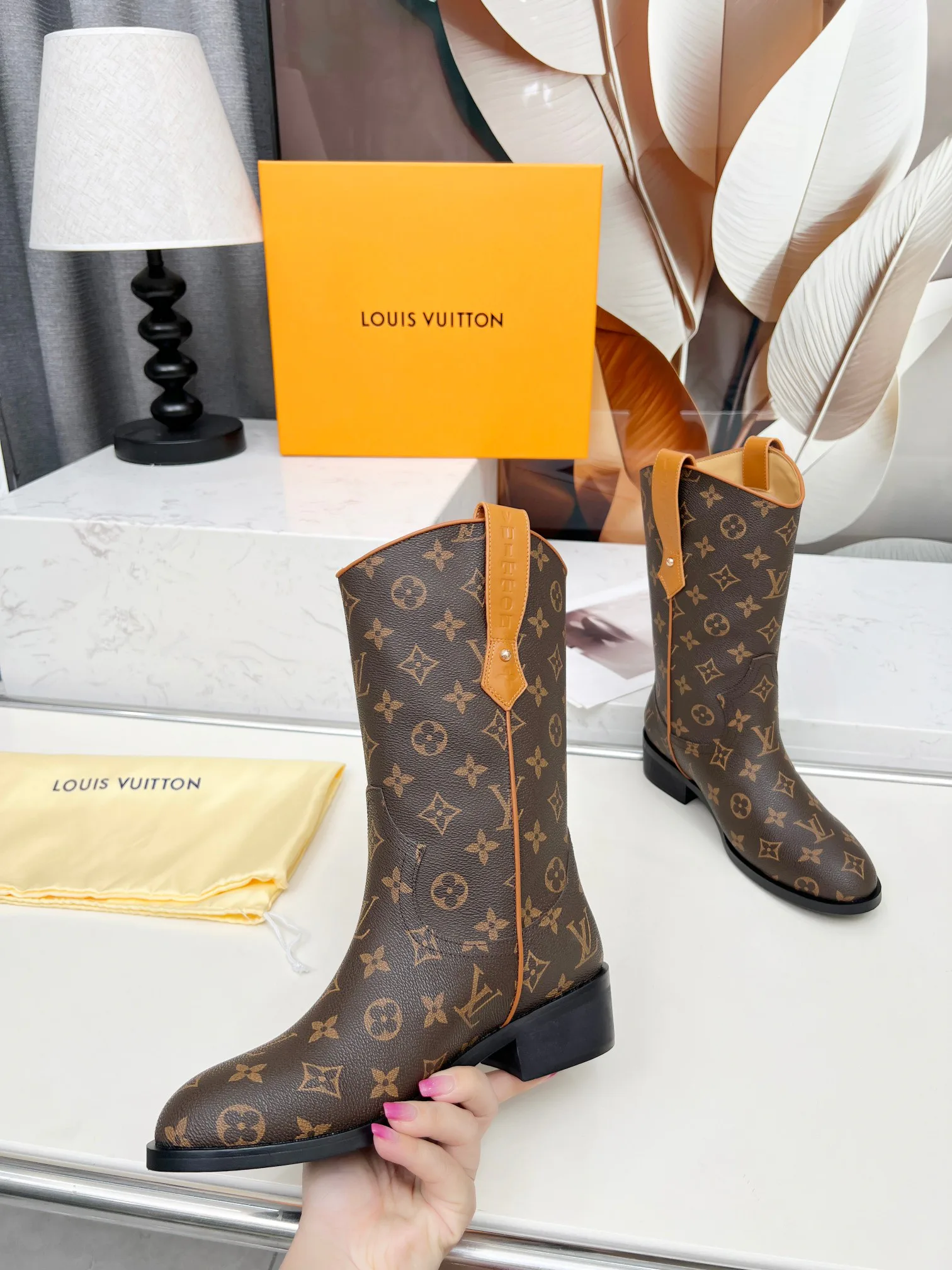 Women's Ankle Boots LOUIS VUITTON 17948506
