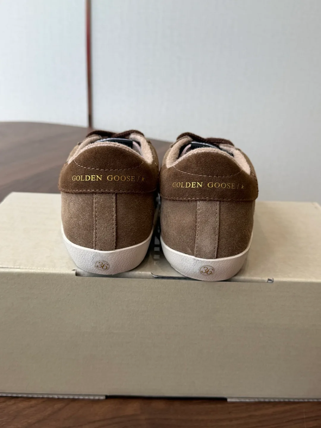 Women's Sneakers GOLDEN GOOSE 18146570