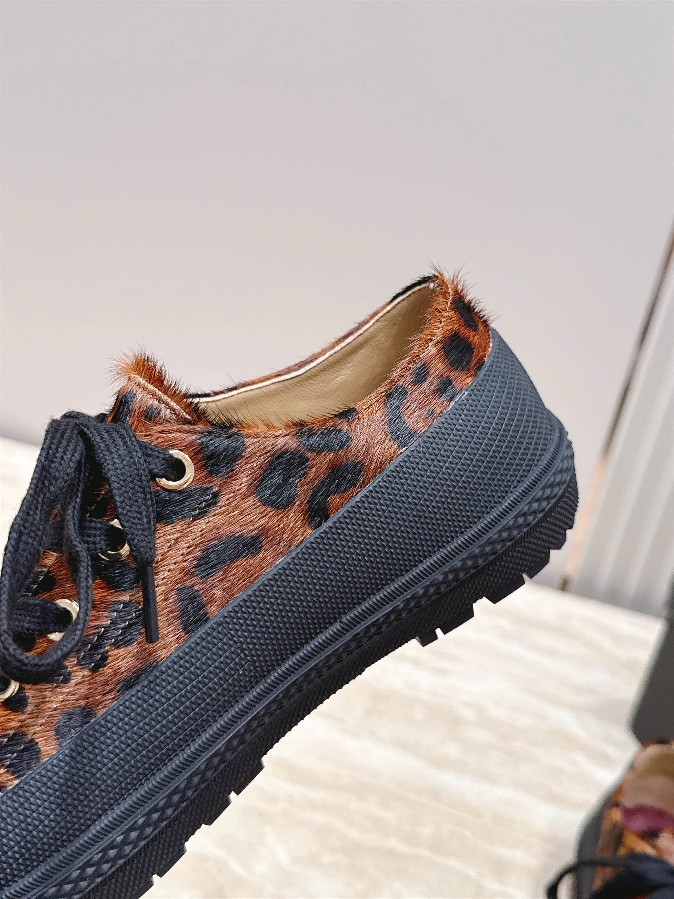 Women's Sneakers CHANEL 18025274