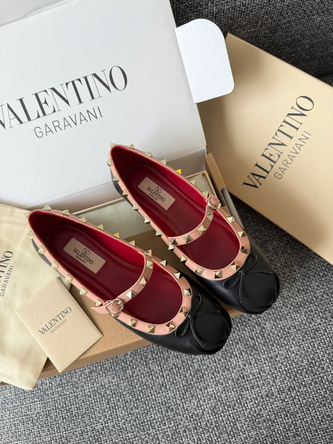 Women's Ballet Flats VALENTINO 18243754
