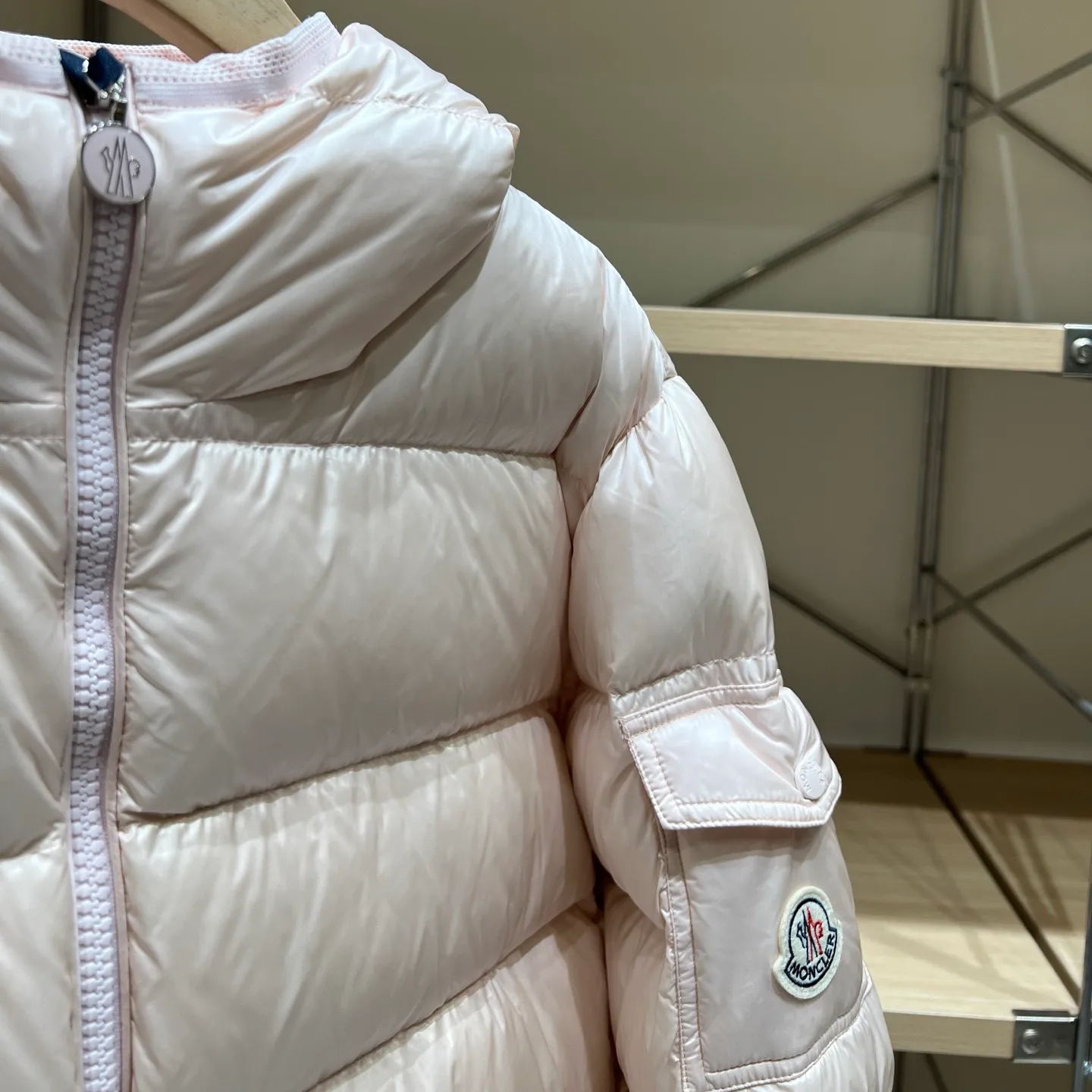 Women's Jackets And Down Jackets MONCLER 18032038
