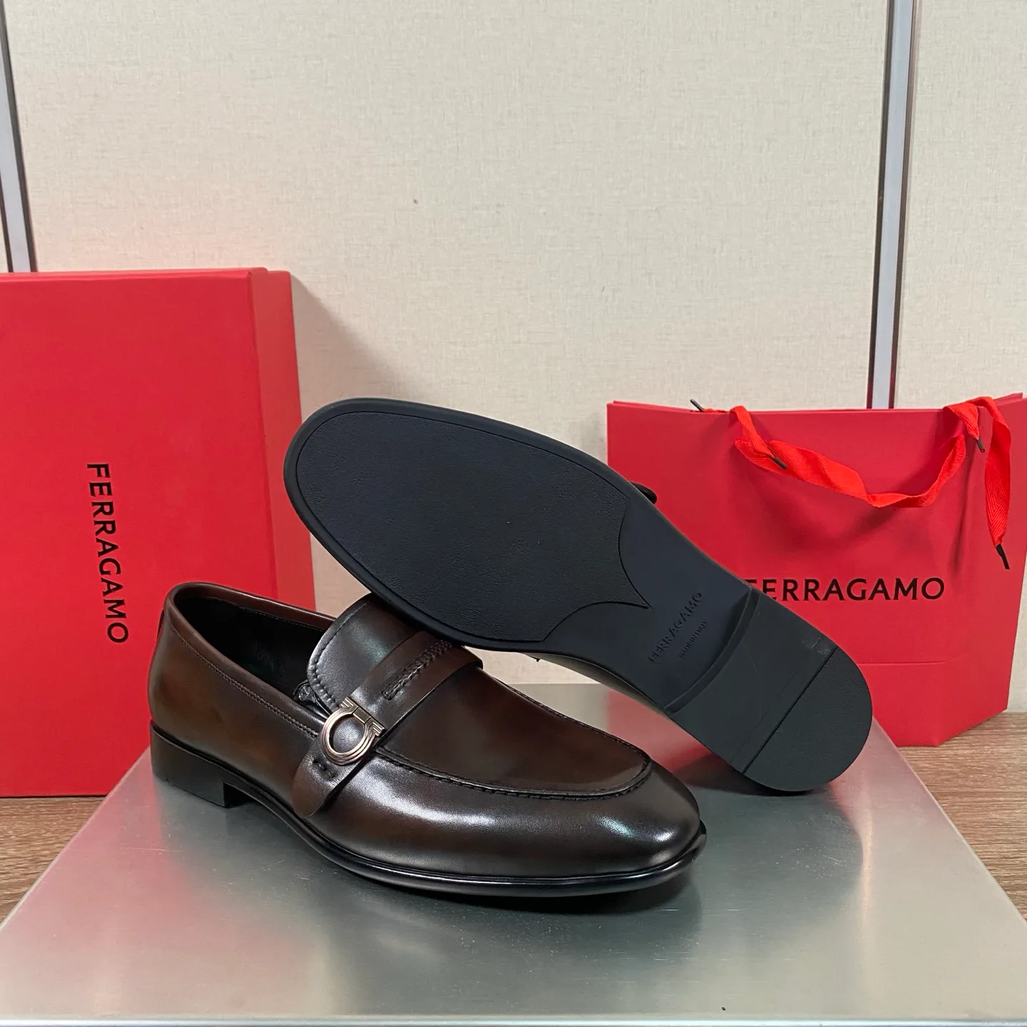 Men's Loafers And Dress Shoes SALVATORE FERRAGAMO 18078628