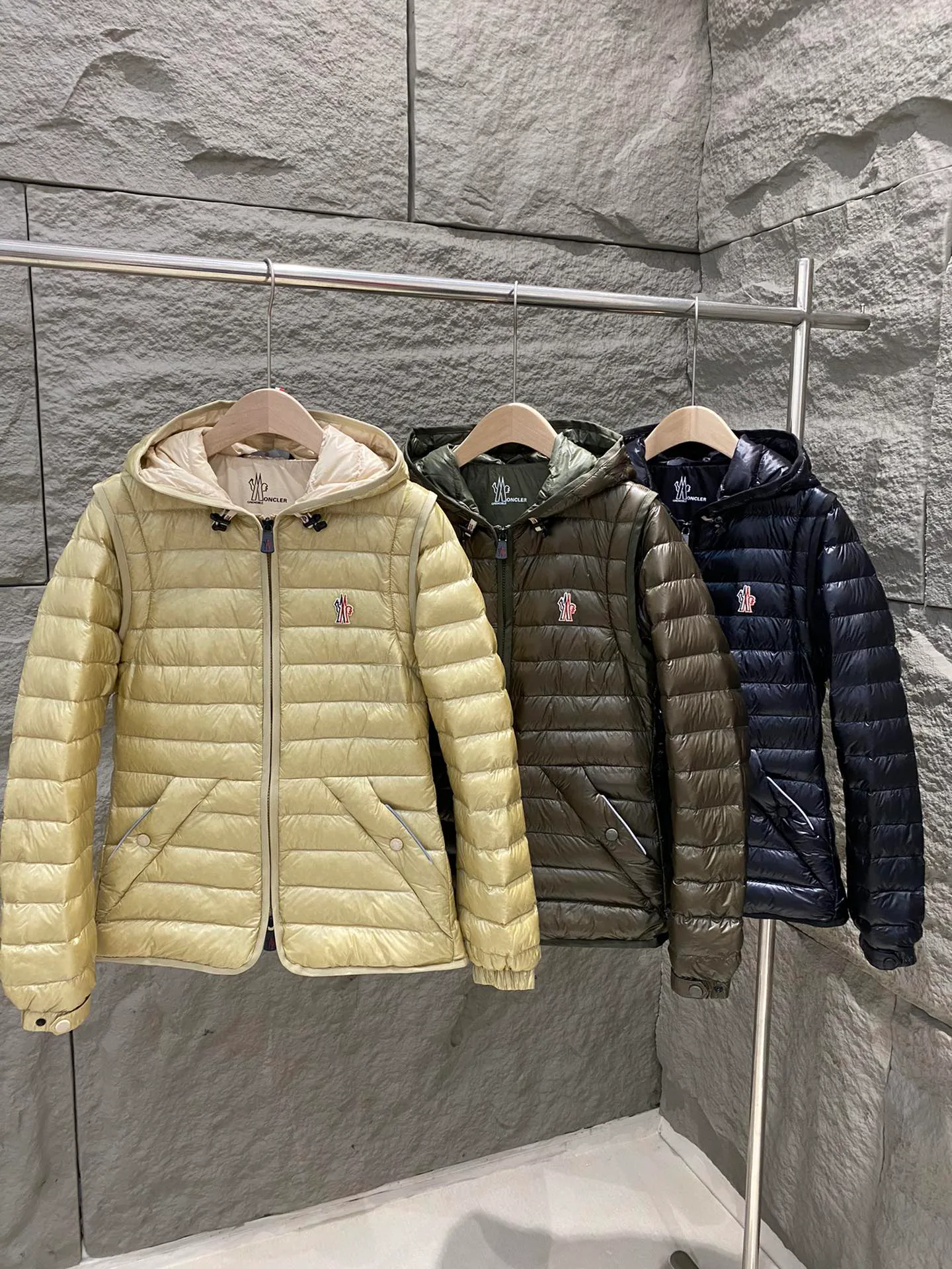 Куртки И Пуховики Мужские Moncler 18684571