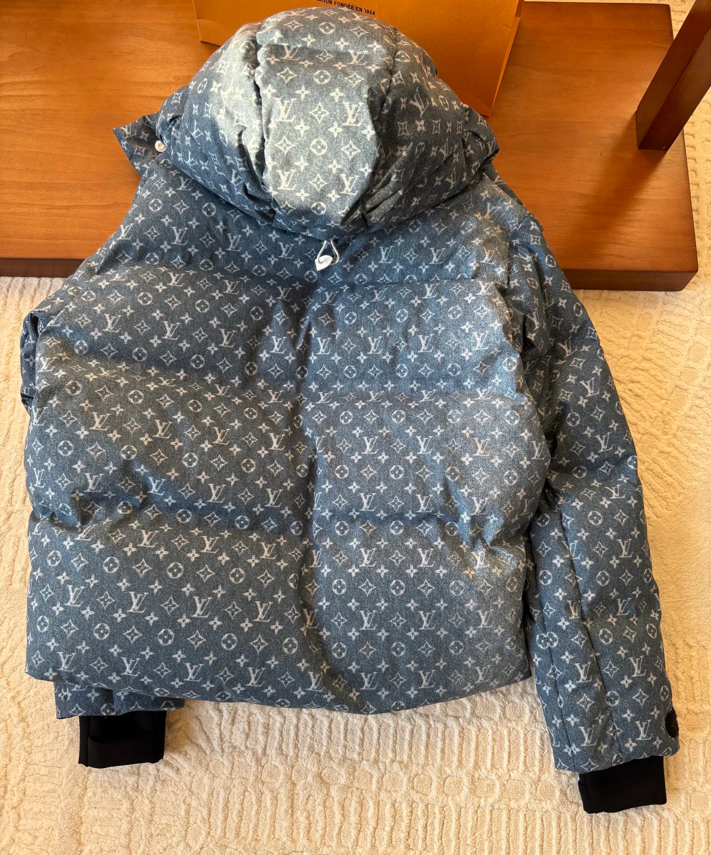 Women's Jackets And Down Jackets LOUIS VUITTON 18046940