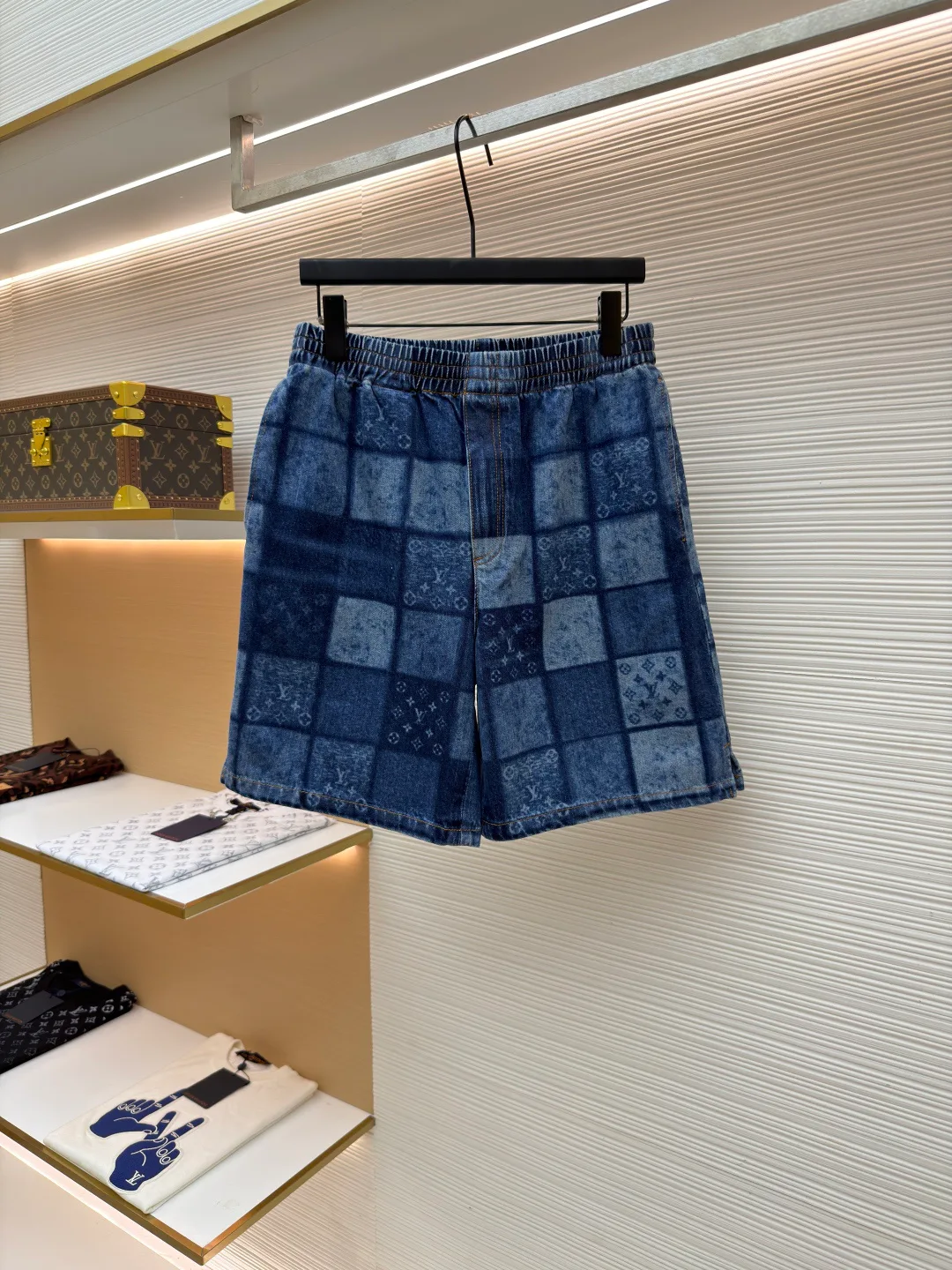 Men's Shorts LOUIS VUITTON 17699413
