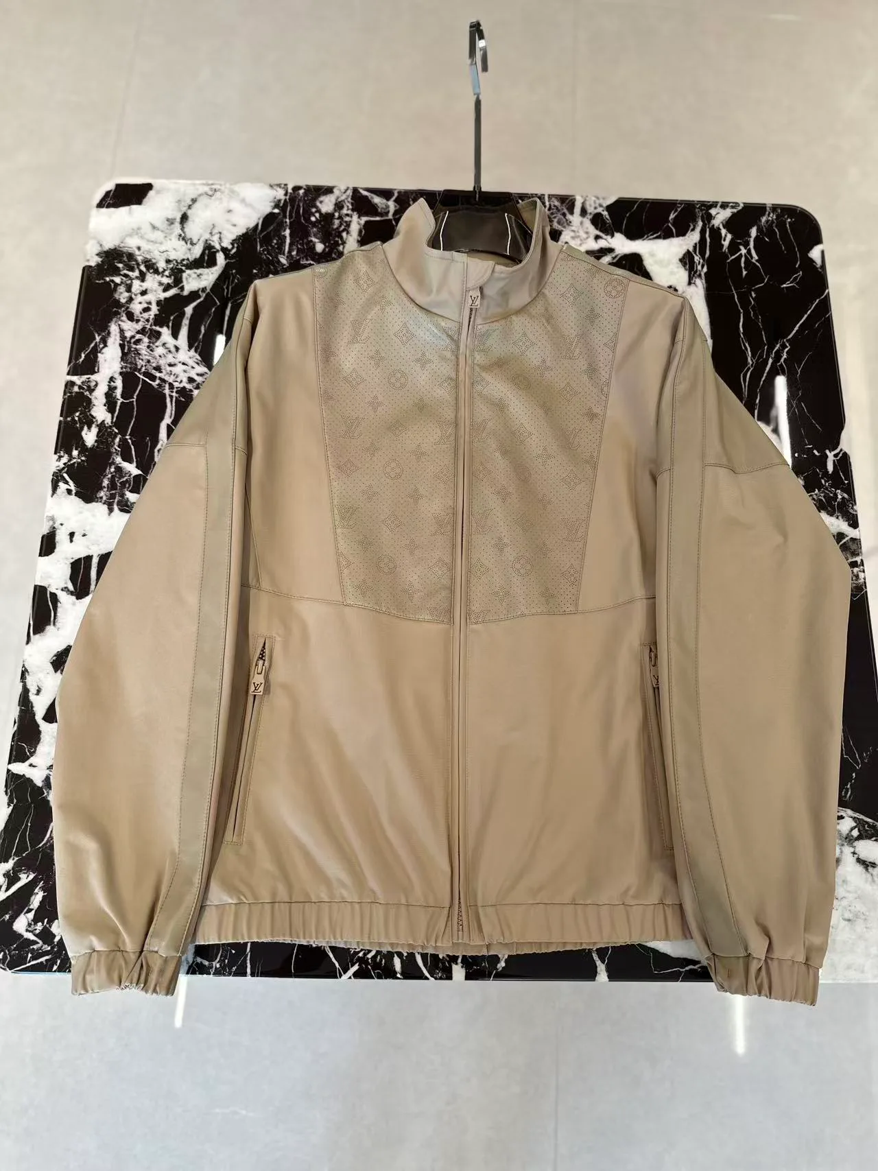 Men's Jackets And Down Jackets LOUIS VUITTON 18140227