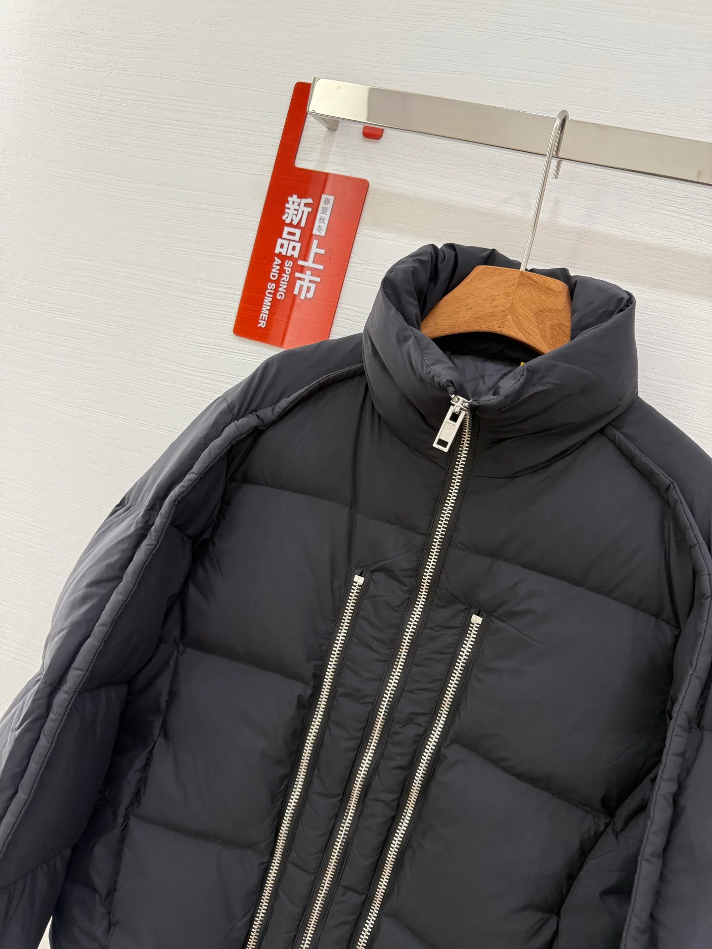 Men's Jackets And Down Jackets MONCLER 18383200