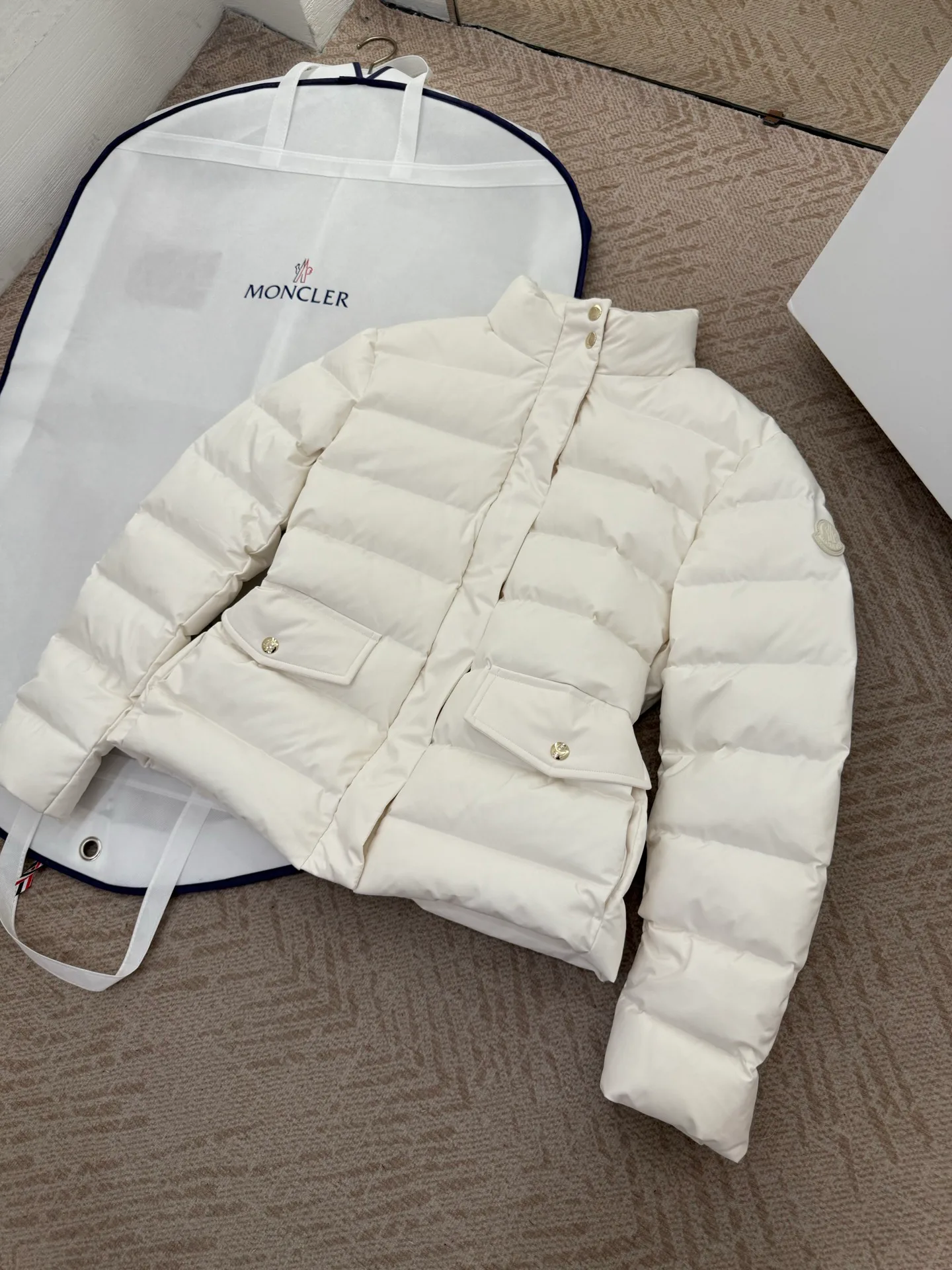 Women's Jackets And Down Jackets MONCLER 17821363