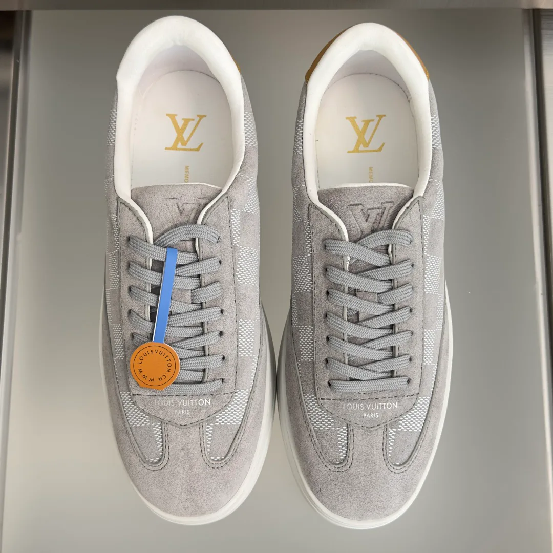 Women's Sneakers LOUIS VUITTON 17950381