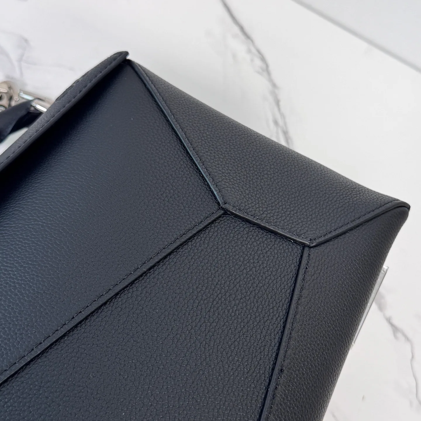 Women's Classic Handbags LOEWE 18030346
