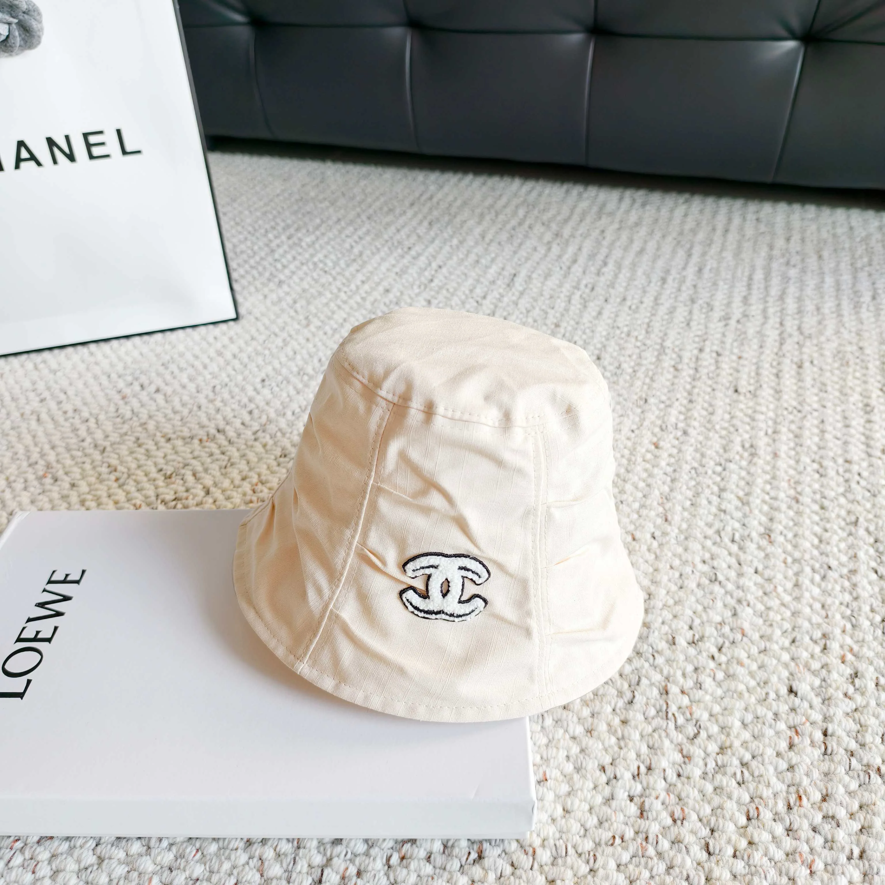 Hats CHANEL 17498327