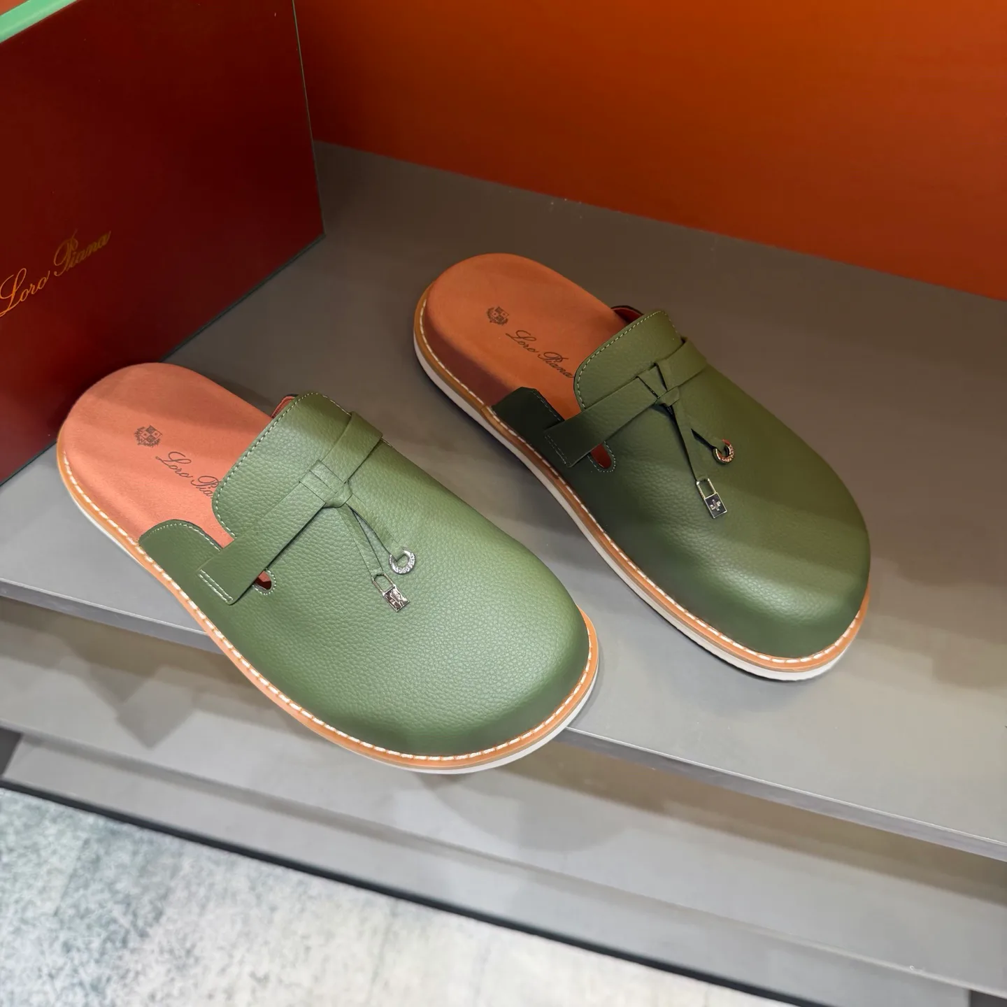 Women's Mules And Clogs LORO PIANA 18400769