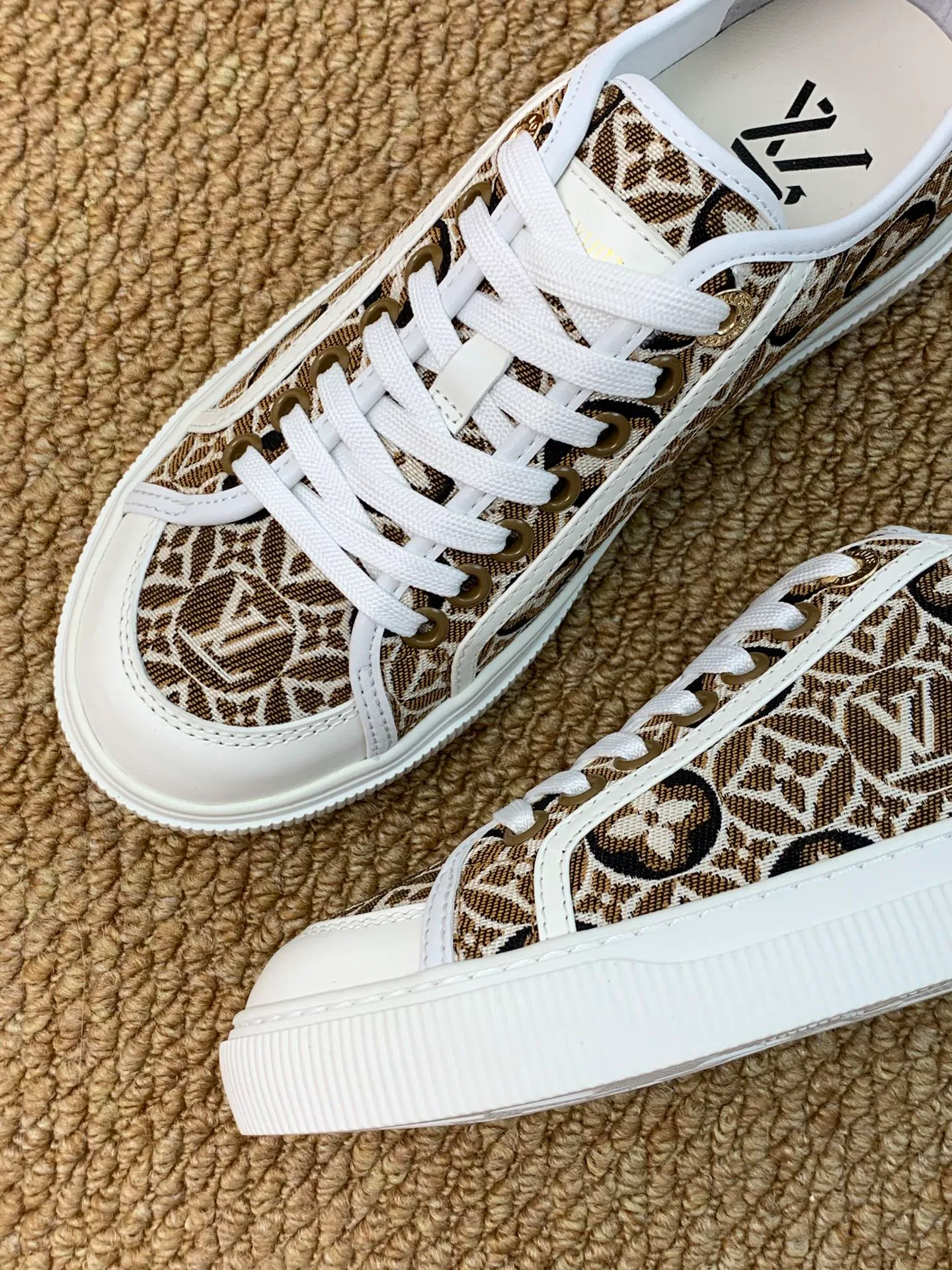 Women's Sneakers LOUIS VUITTON 17545200