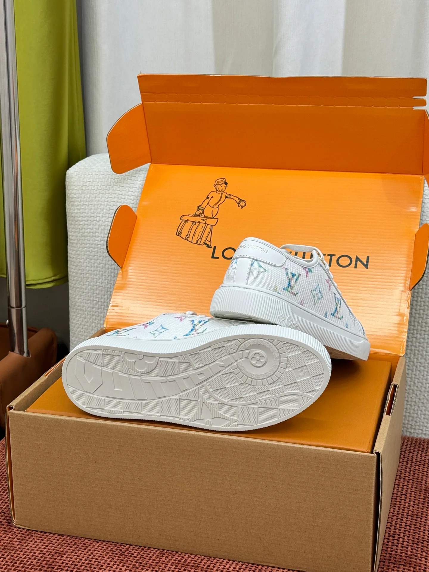 Women's Sneakers LOUIS VUITTON 18192823