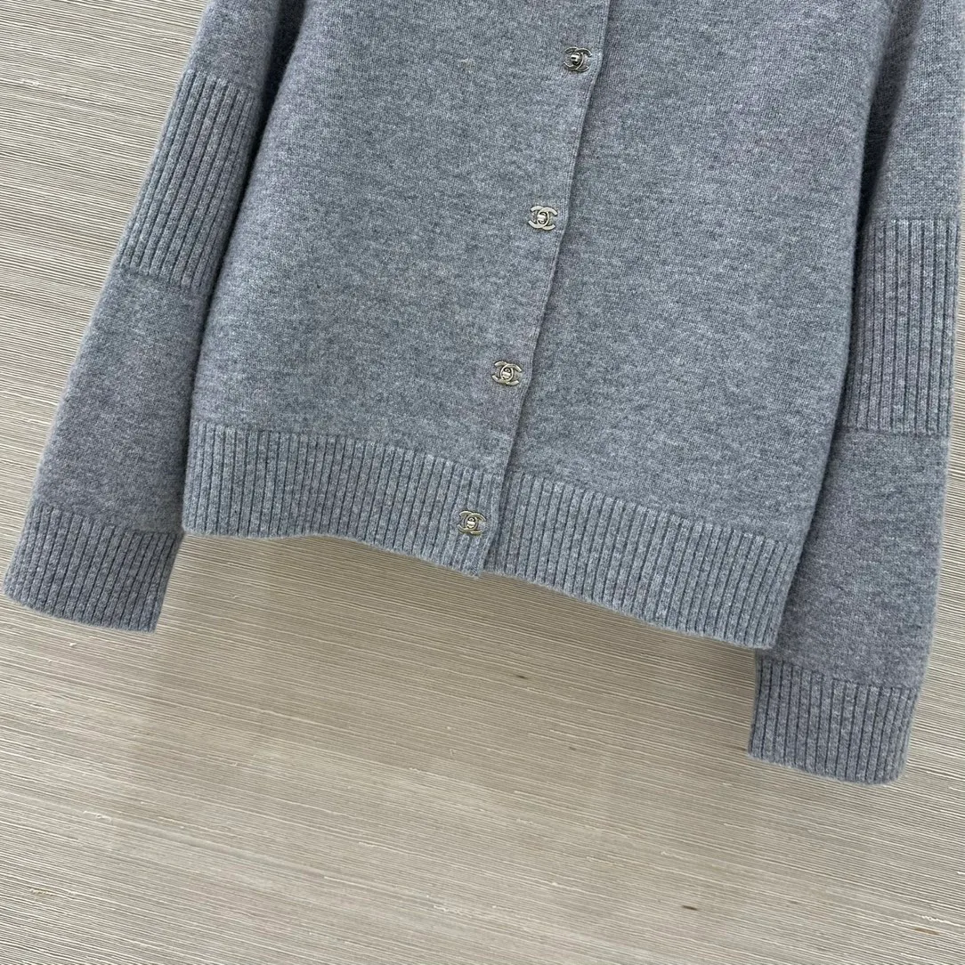 Women's Jumpers And Sweaters CHANEL 18027200