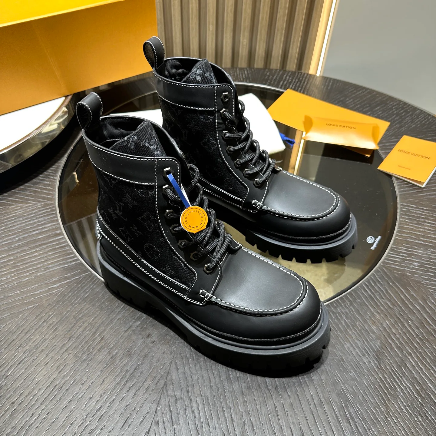 Men's Ankle Boots LOUIS VUITTON 18191624