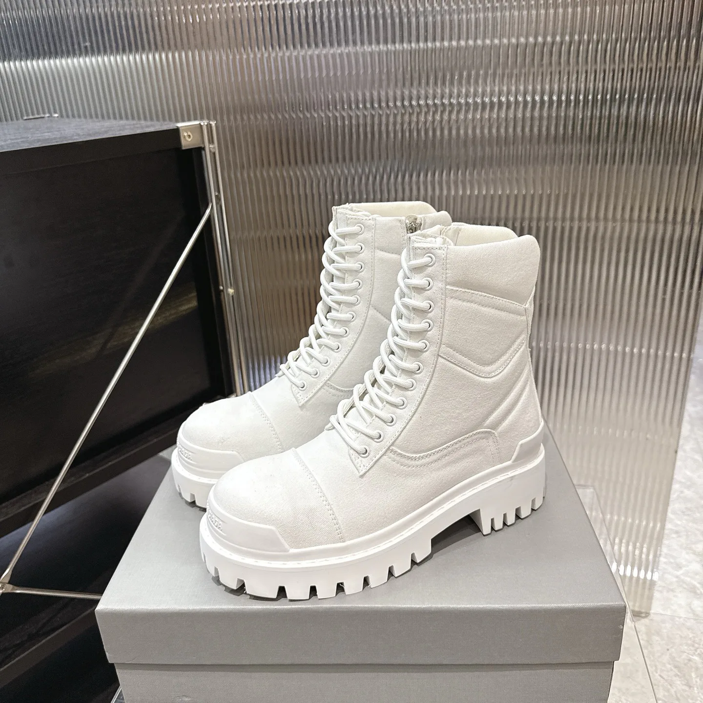 Ботинки Мужские Balenciaga 18598038