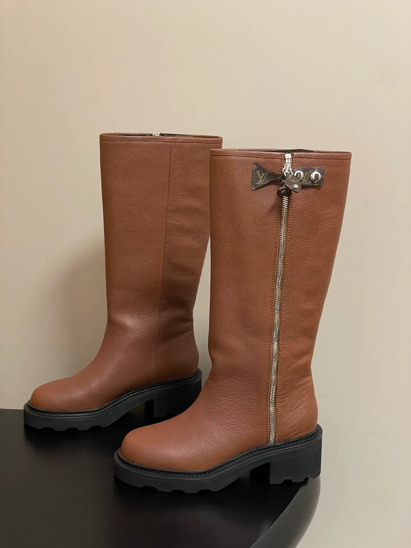 Women's Boots LOUIS VUITTON 18388127