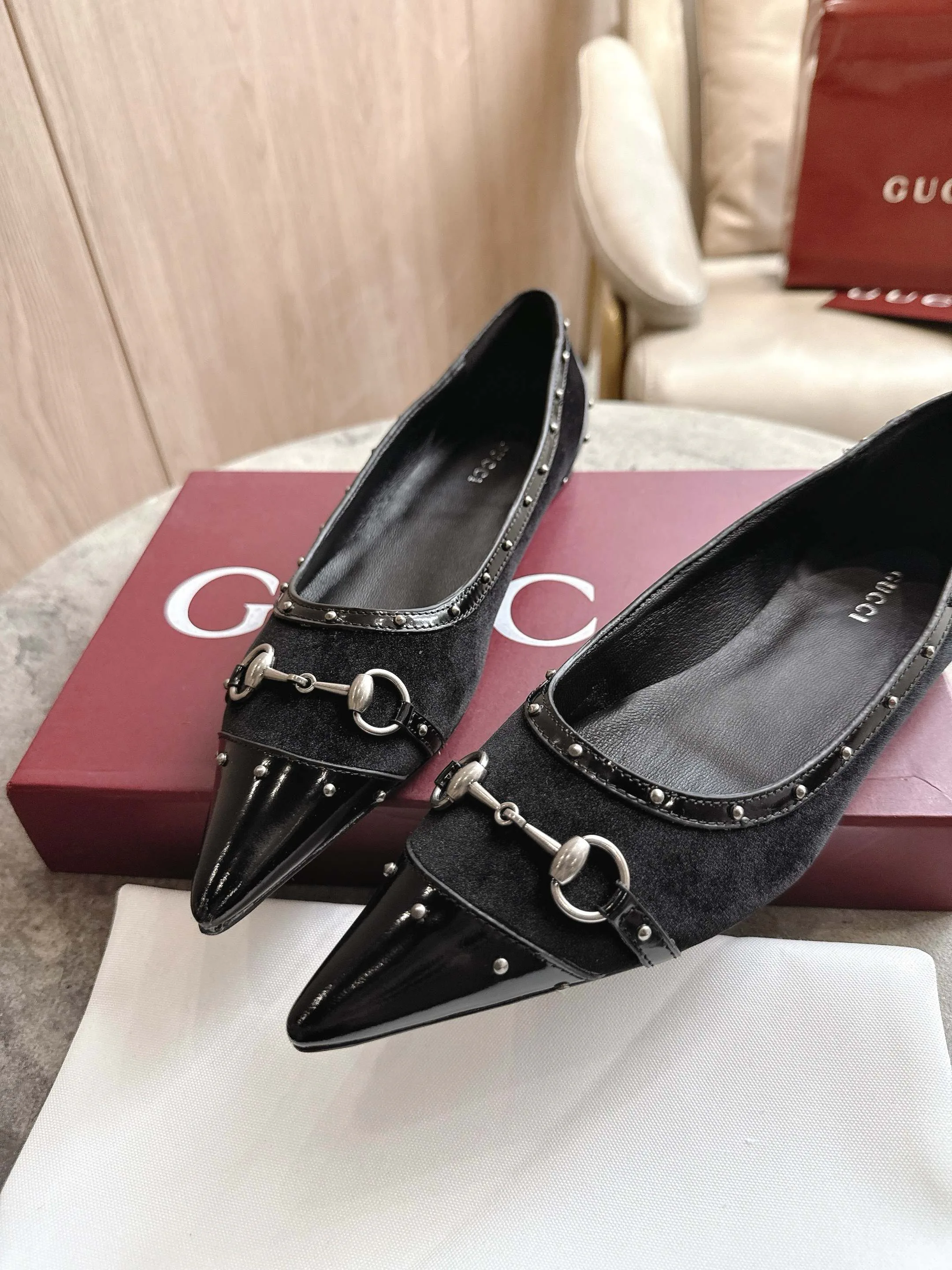 Women's Ballet Flats GUCCI 17371692