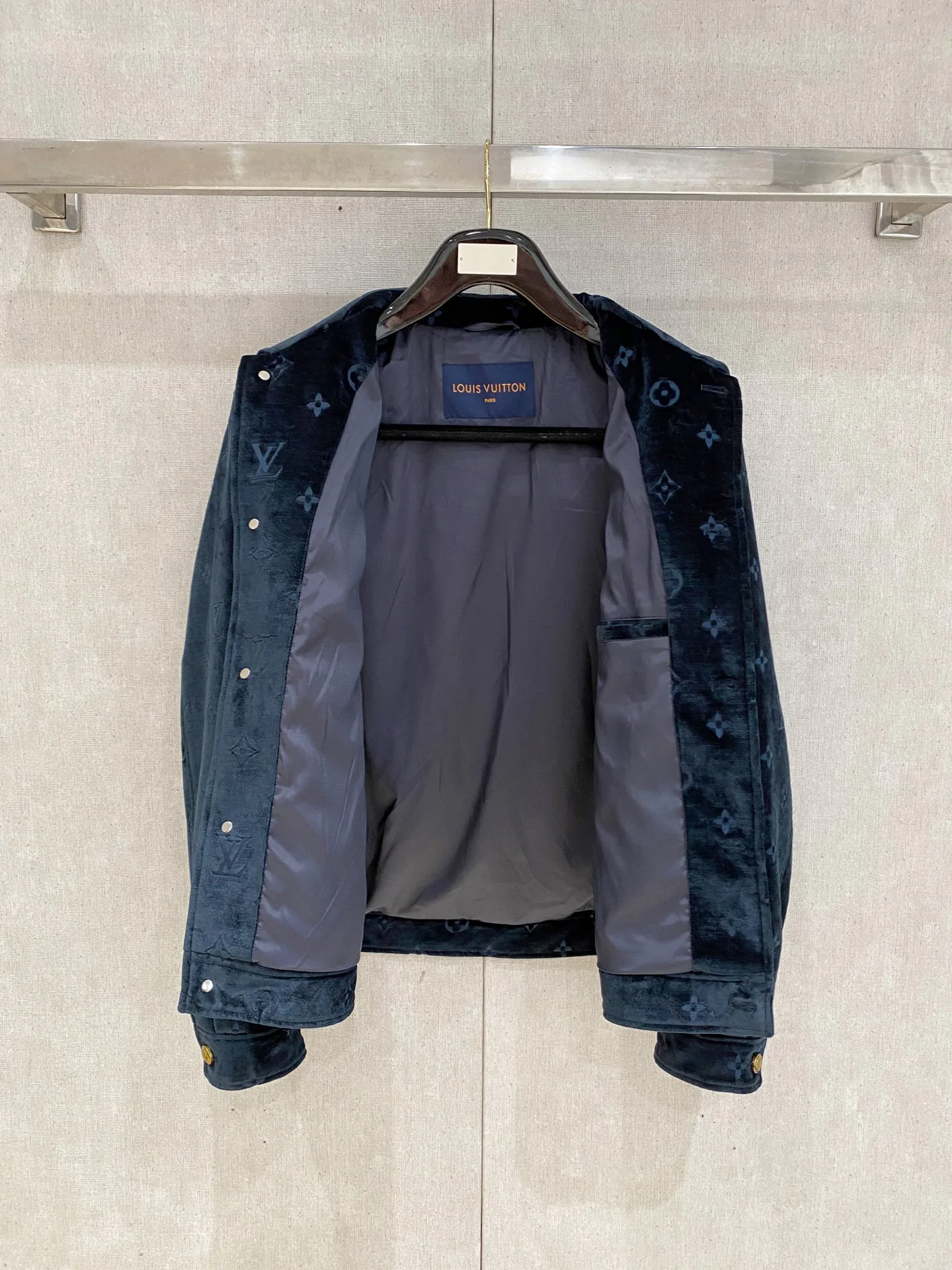Men's Jackets And Down Jackets LOUIS VUITTON 18178190