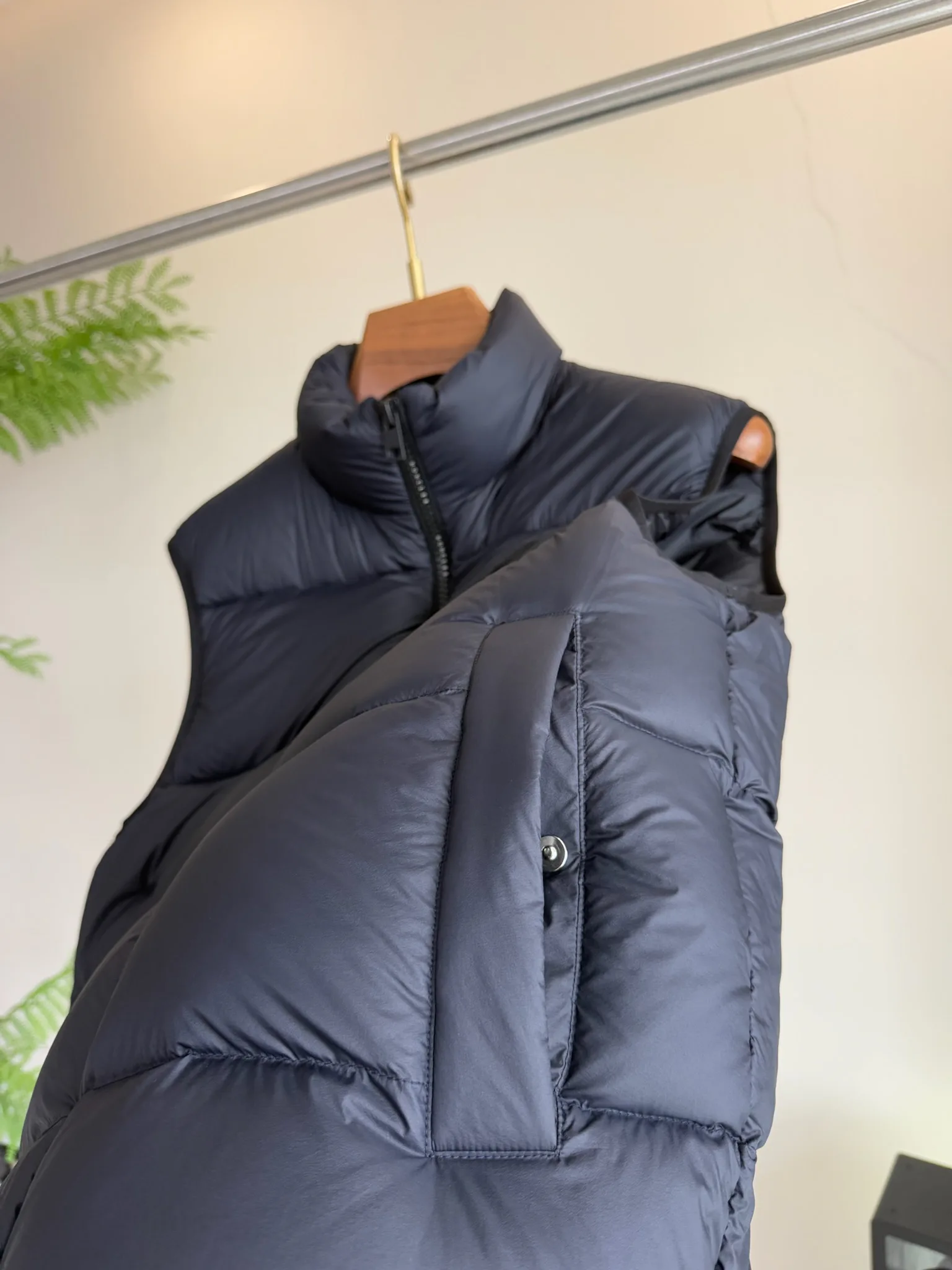 Men's Vests MONCLER 18355817