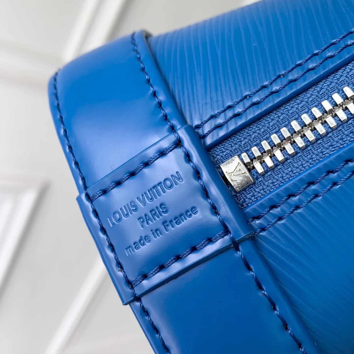 Women's Classic Handbags LOUIS VUITTON 18147540