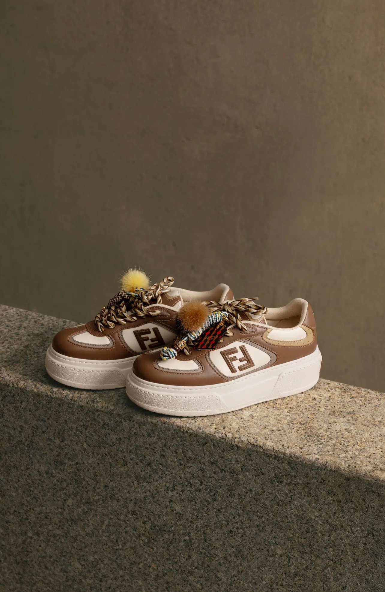 Women's Sneakers FENDI 18080494