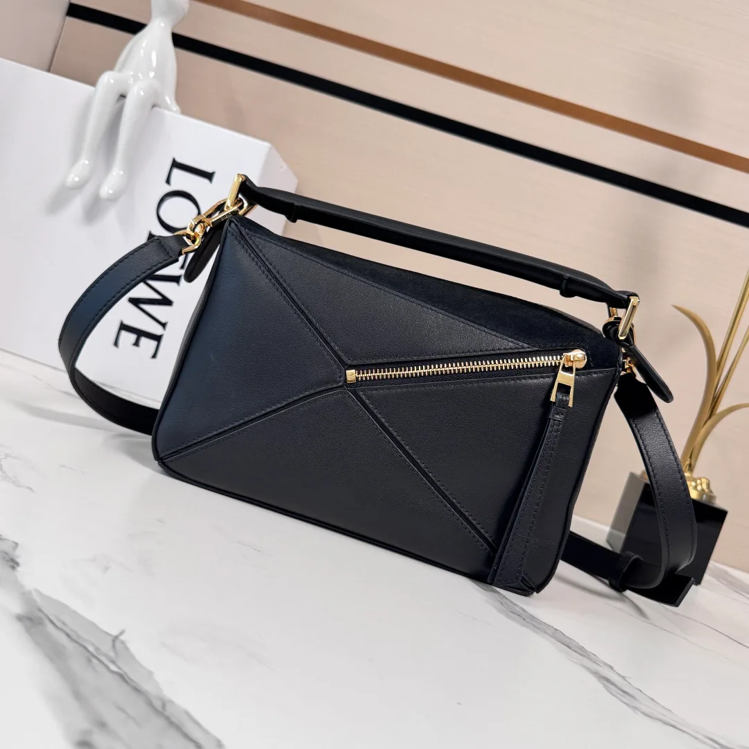 Классические Сумки Женские Loewe 18634794