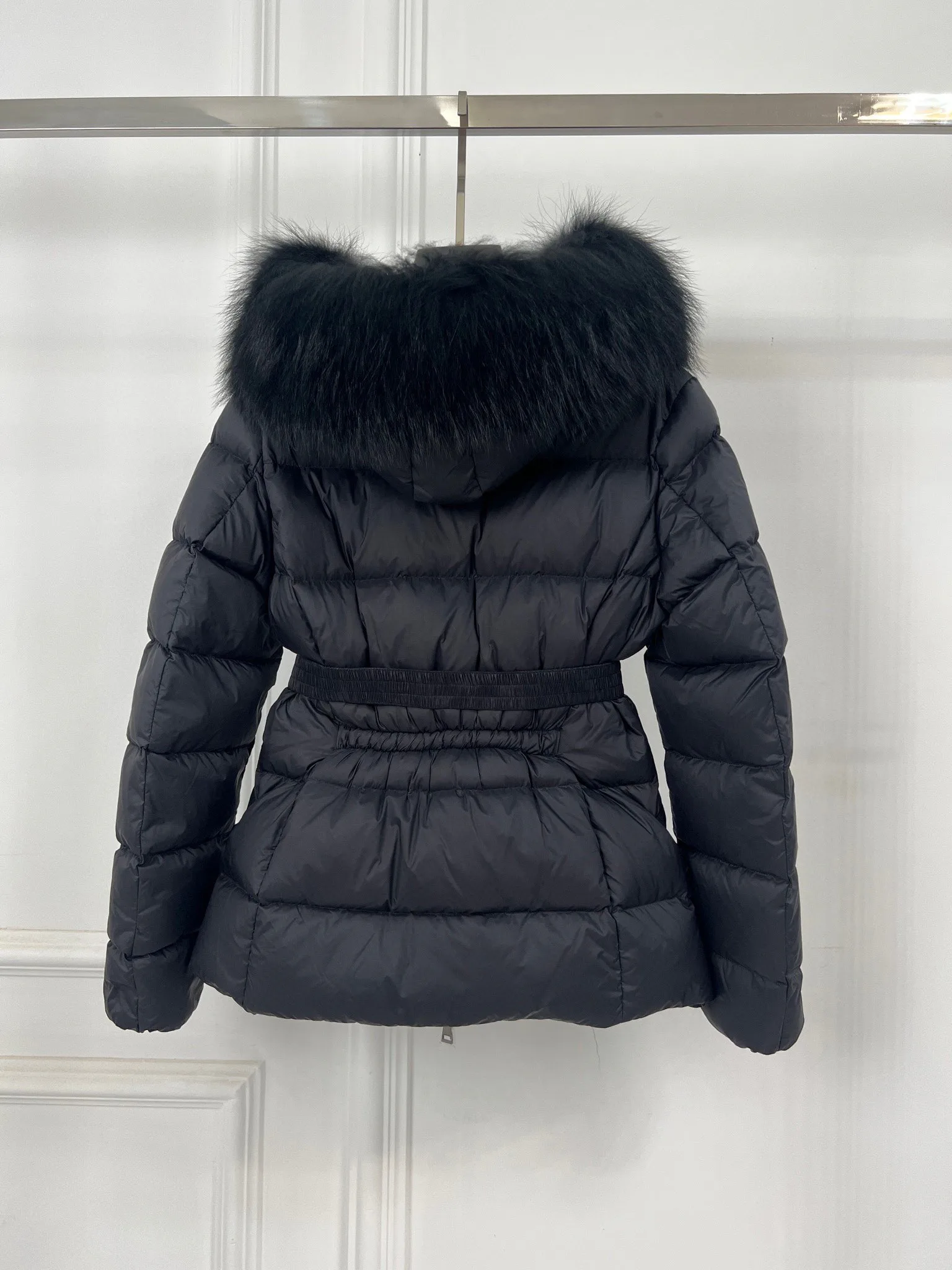 Women's Jackets And Down Jackets MONCLER 18416116