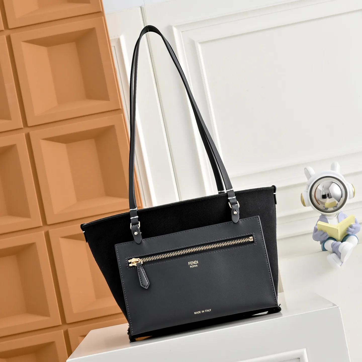 Women's Classic Handbags FENDI 16830654