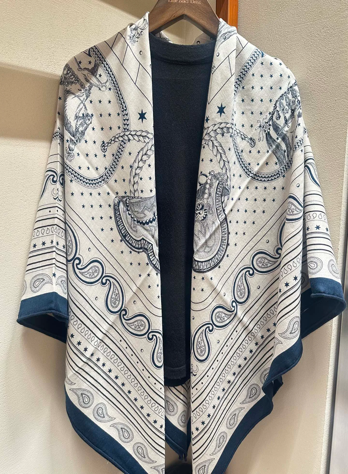 Silk Scarves HERMES 17991182