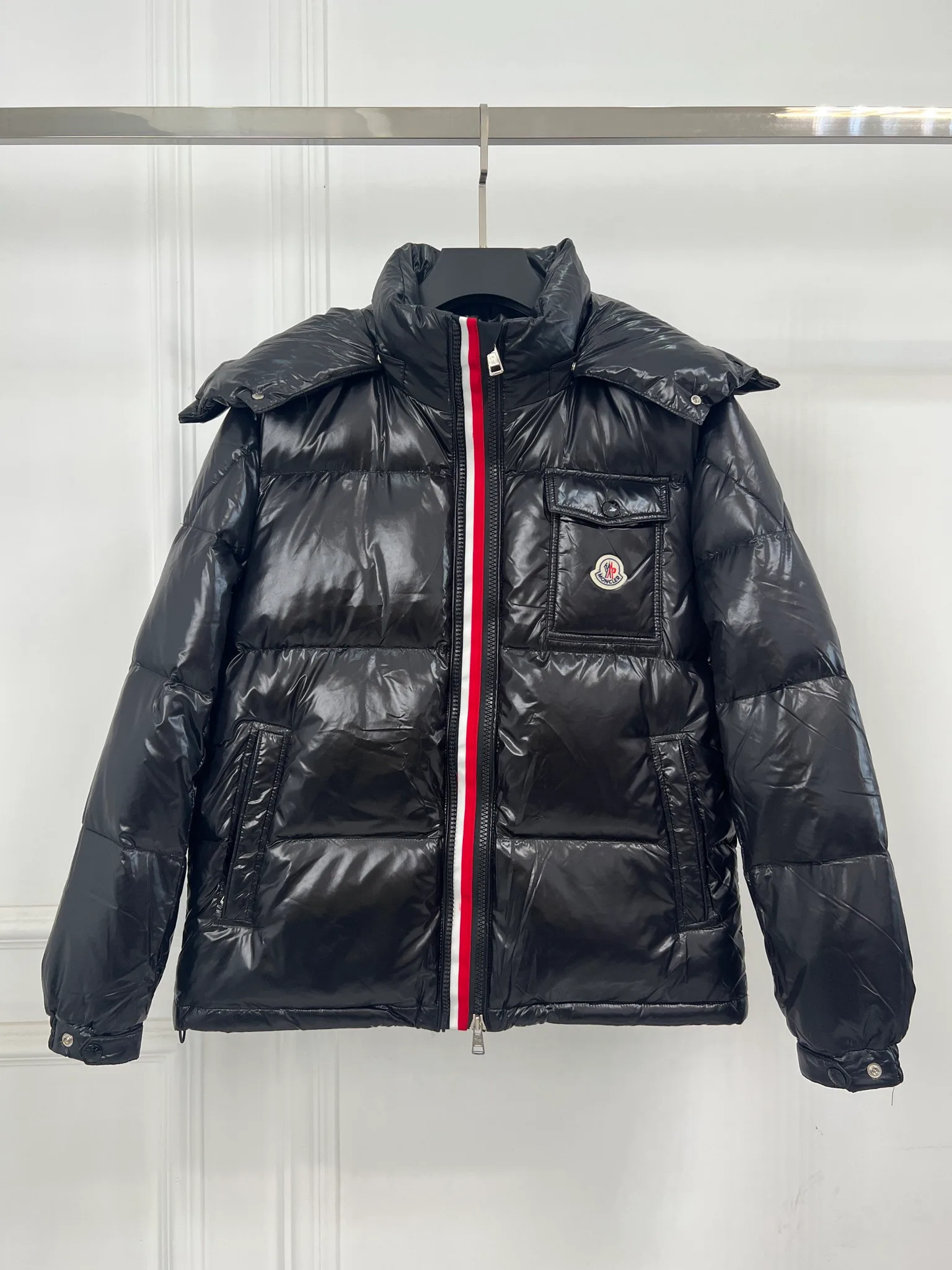 Women's Jackets And Down Jackets MONCLER 18415666