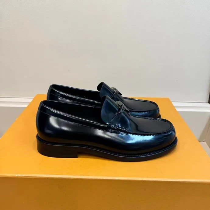 Men's Loafers And Dress Shoes LOUIS VUITTON 18193944