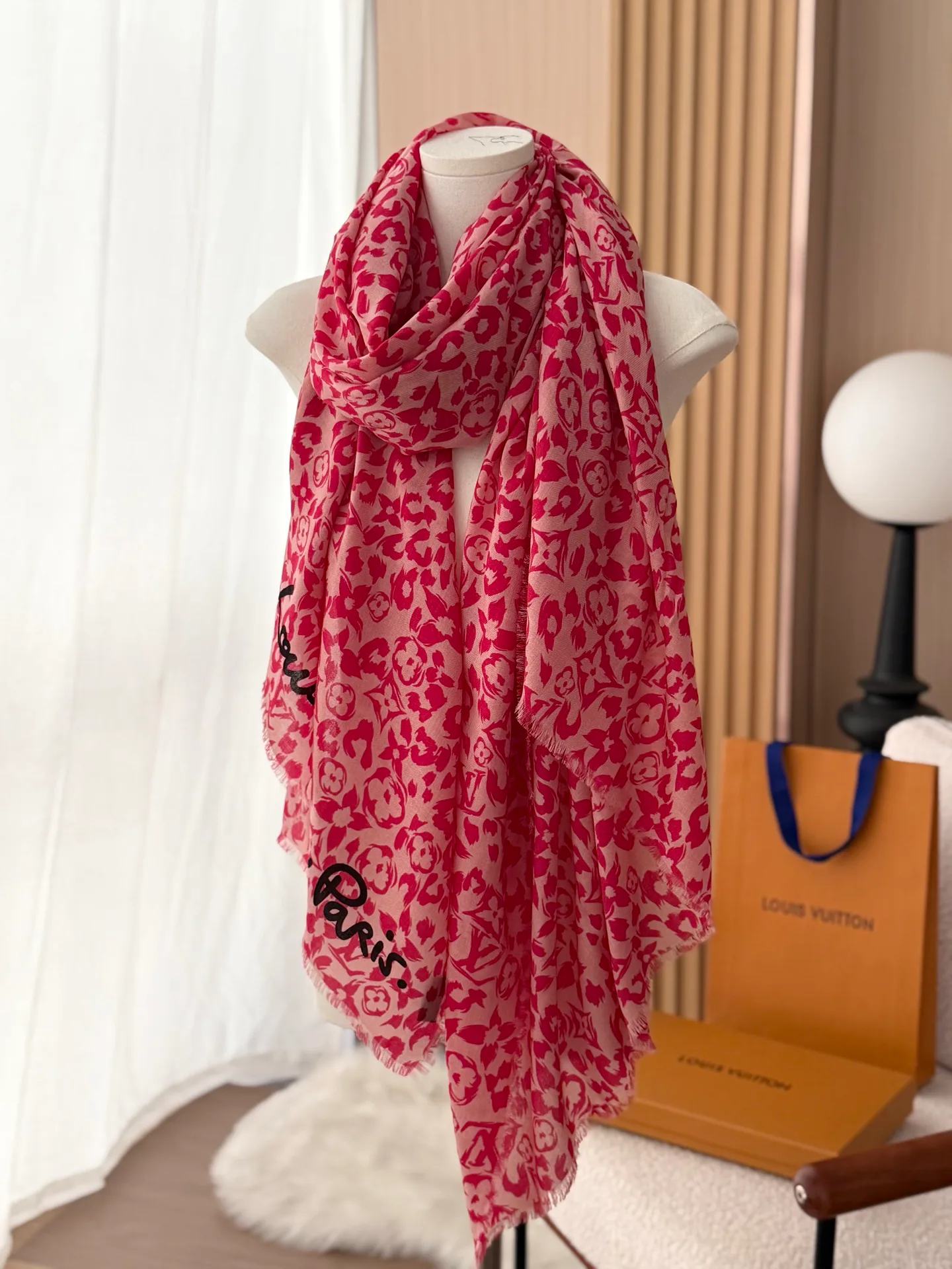 Scarves LOUIS VUITTON 18003176