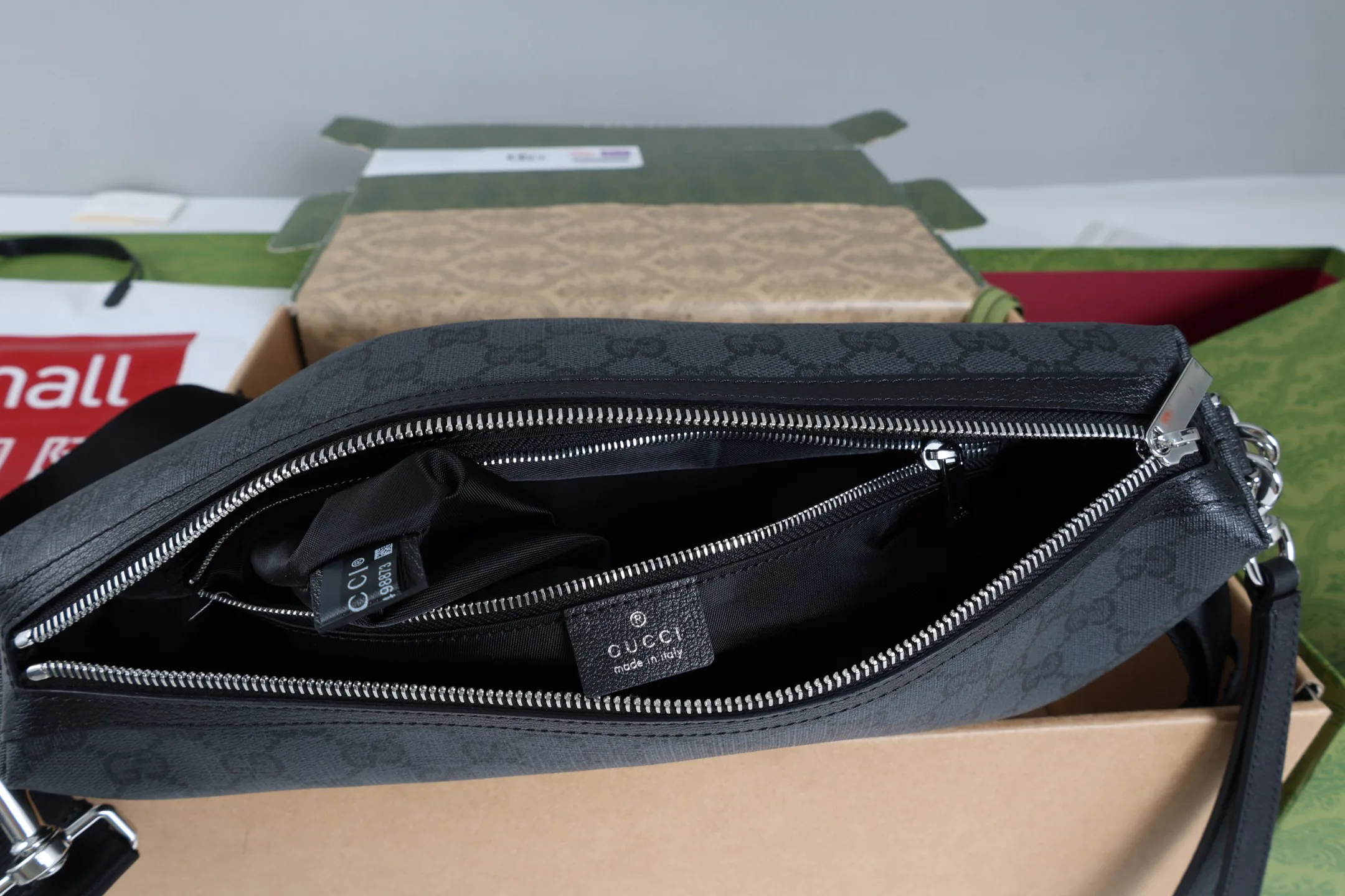 Women's Shoulder Bags GUCCI 18250596
