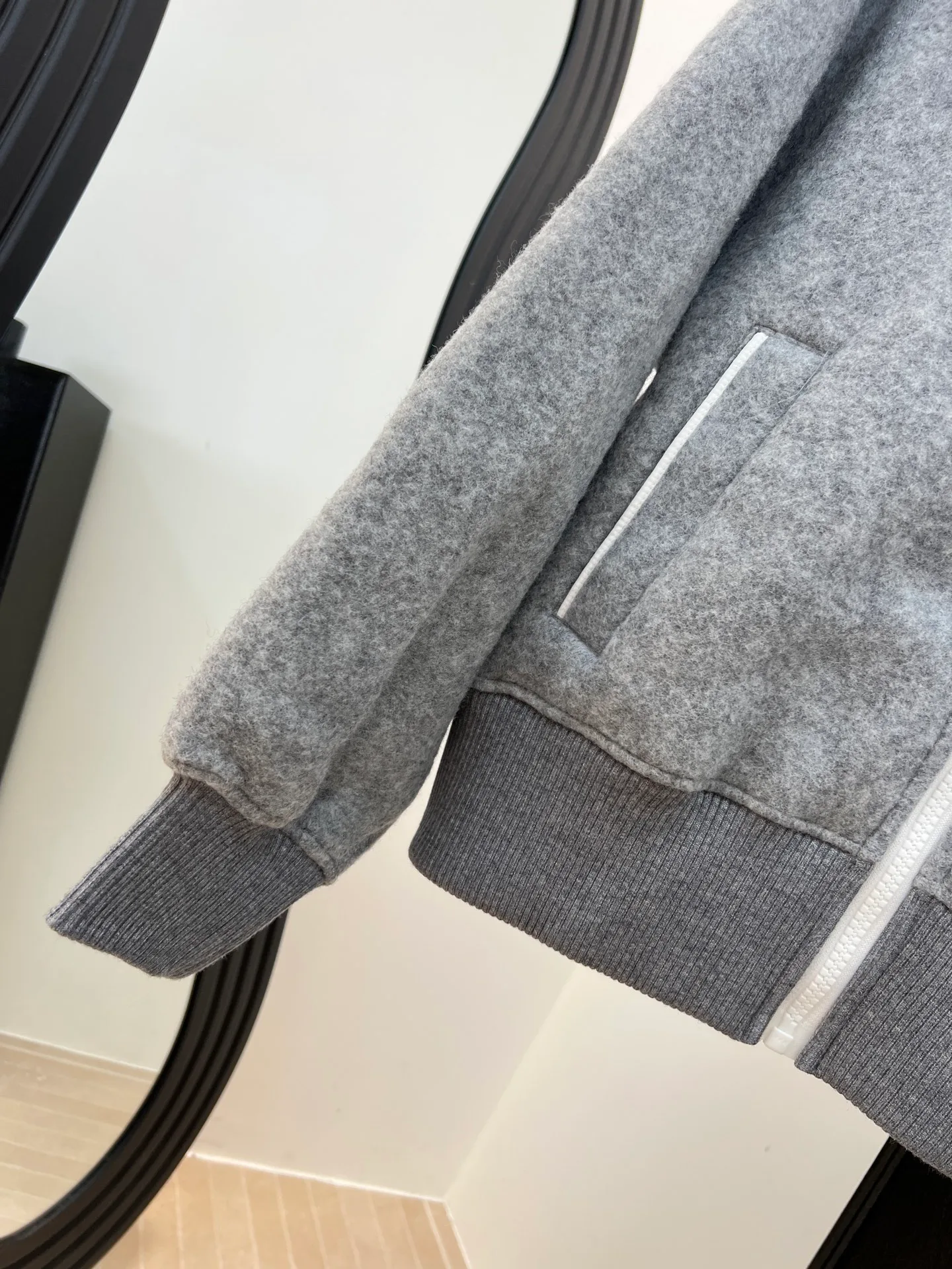 Women's Jackets And Down Jackets CANADA GOOSE 17923101