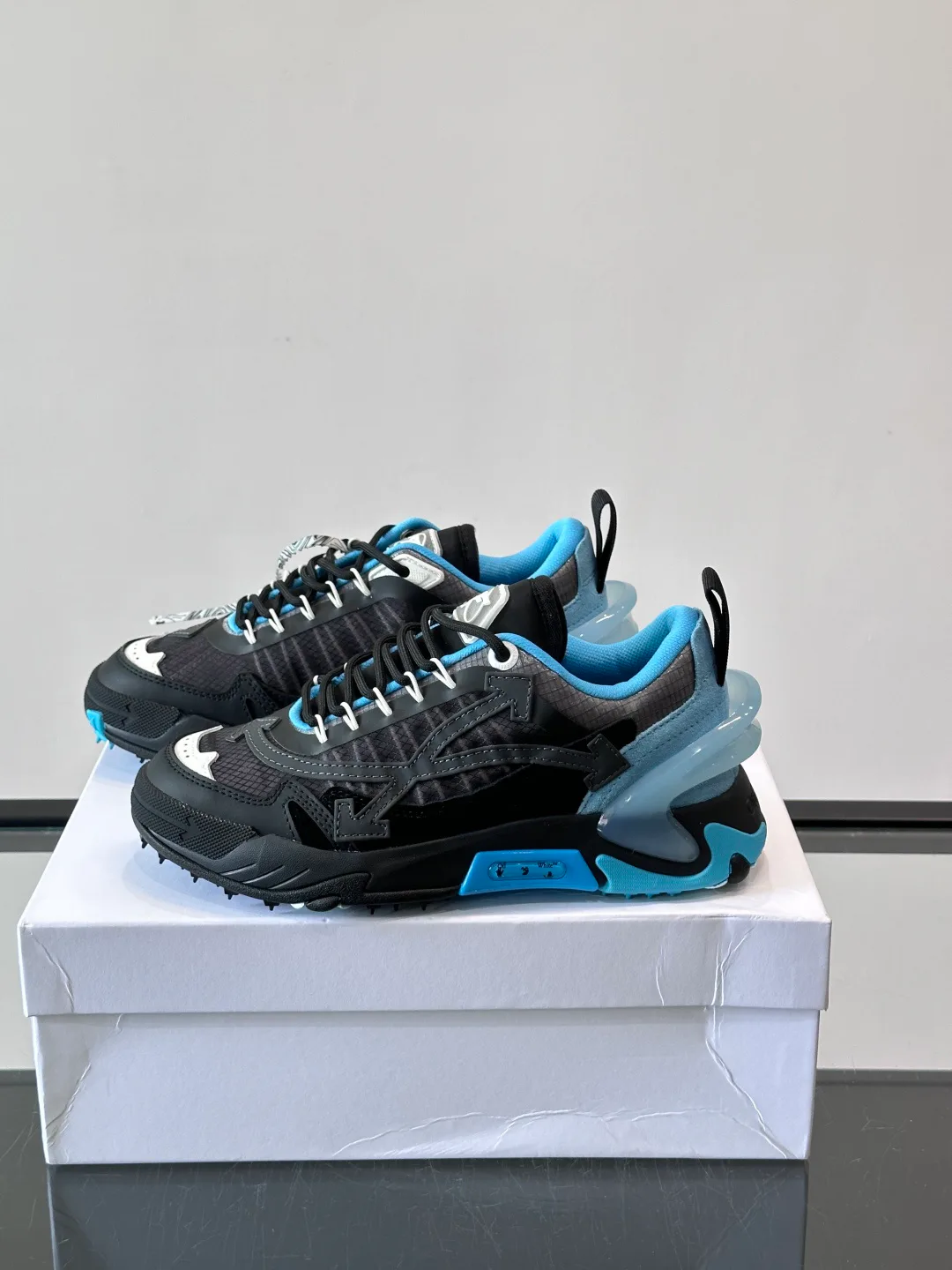 Women's Sneakers OFF-WHITE 17682014