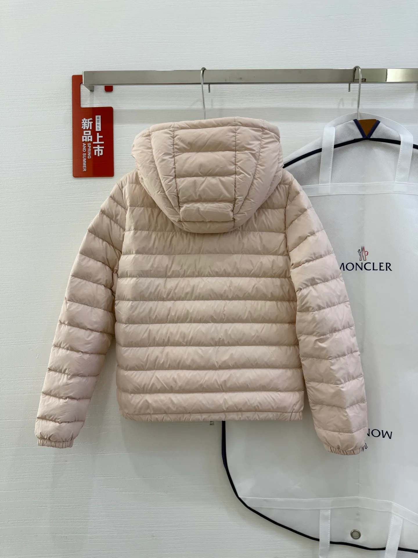 Women's Jackets And Down Jackets MONCLER 17918906