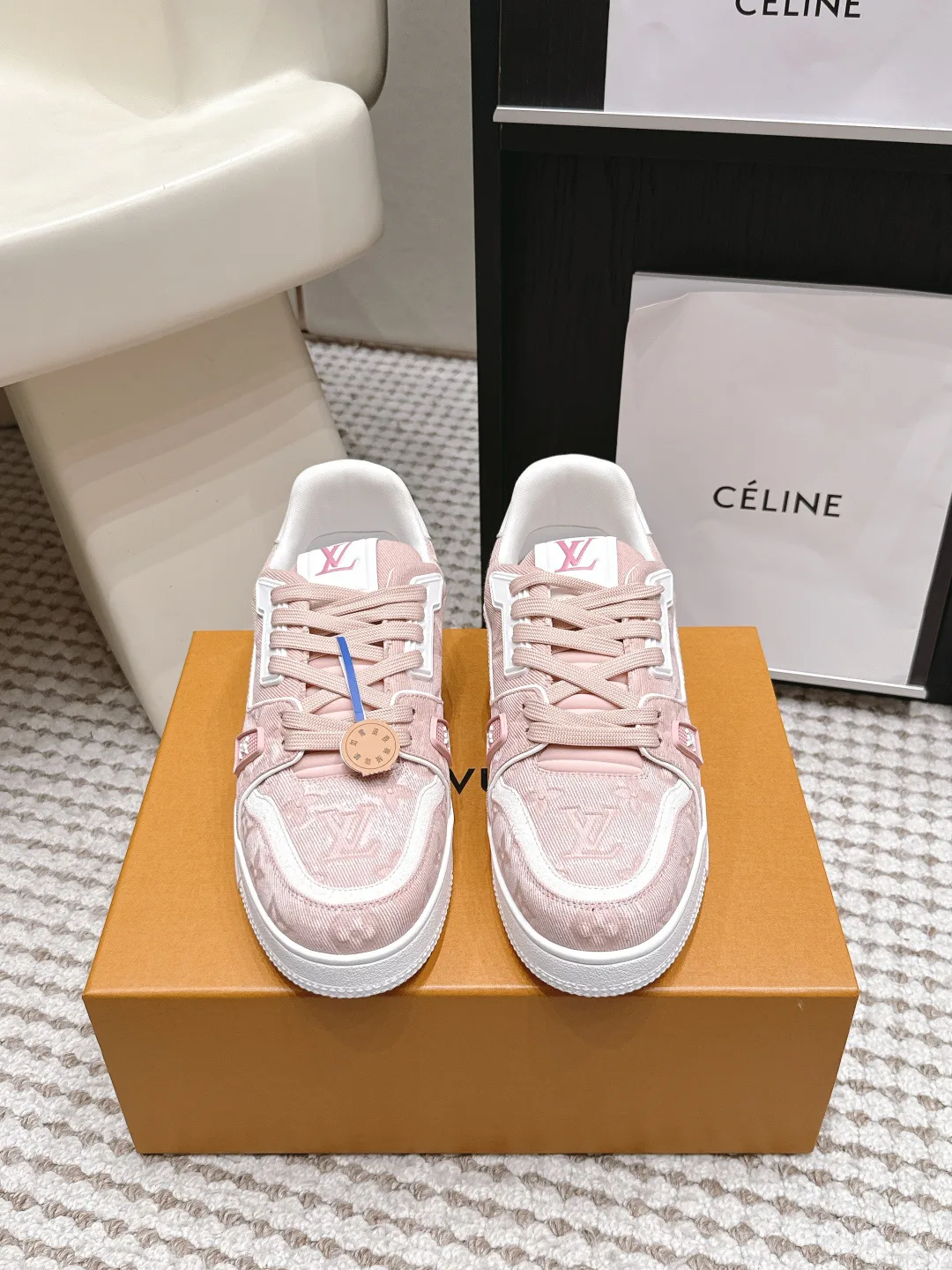 Women's Sneakers LOUIS VUITTON 17657681